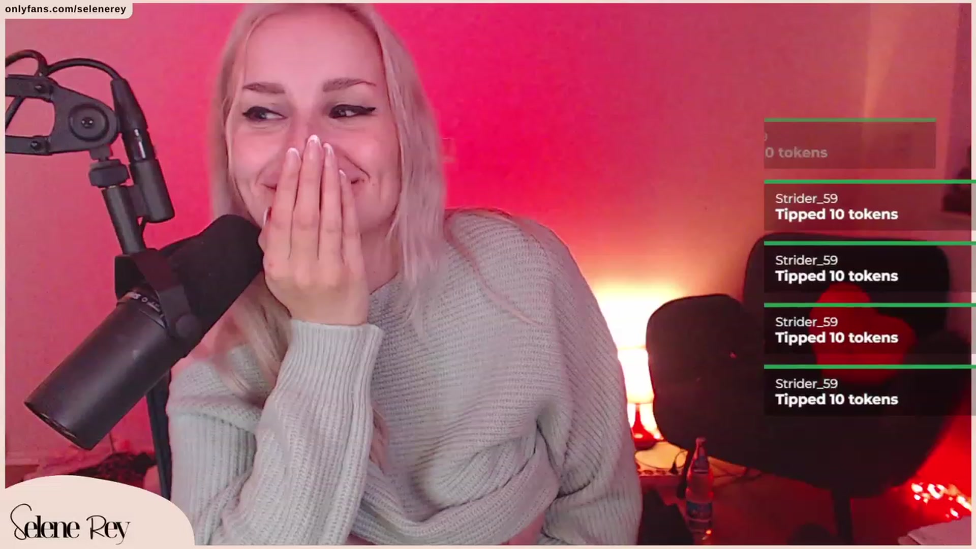 Gallery image thumbnail from SeleneRey's myfreecams stream on, 11/10/2023, 17:54 image 6 of 20