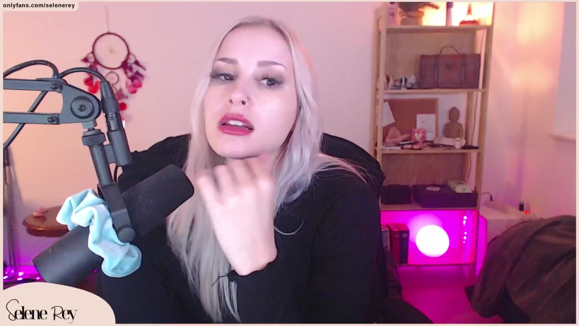 Gallery image thumbnail from SeleneRey's myfreecams stream on, 03/23/2024, 19:19 image 11 of 20