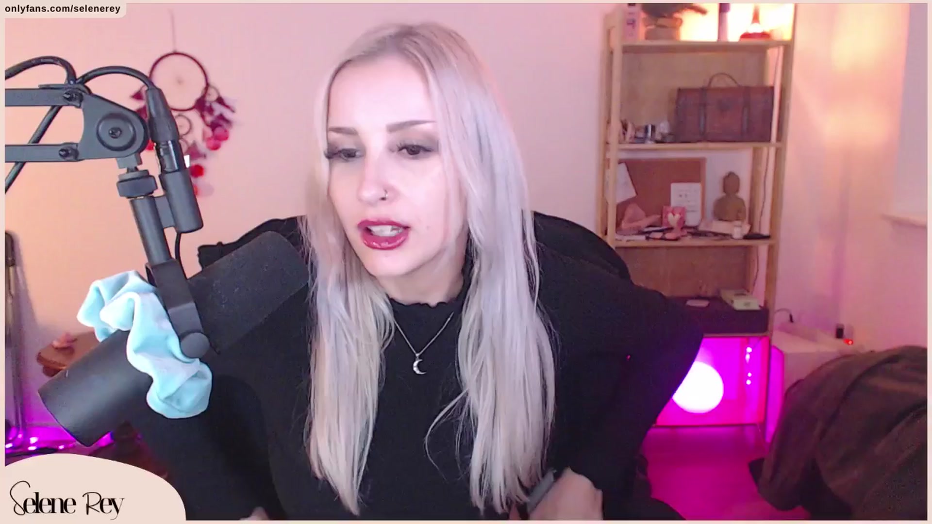 Gallery image thumbnail from SeleneRey's myfreecams stream on, 03/23/2024, 19:19 image 1 of 20