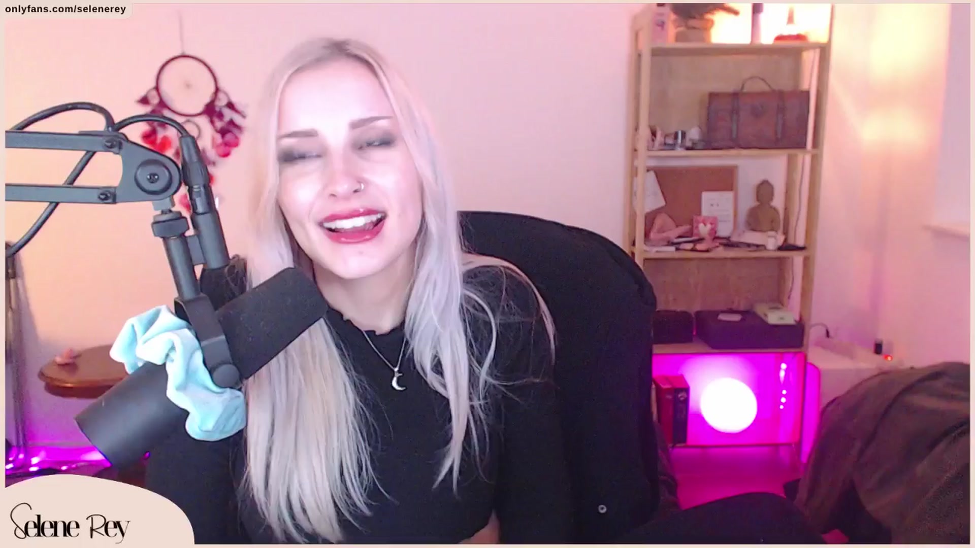 Gallery image thumbnail from SeleneRey's myfreecams stream on, 03/23/2024, 19:19 image 20 of 20