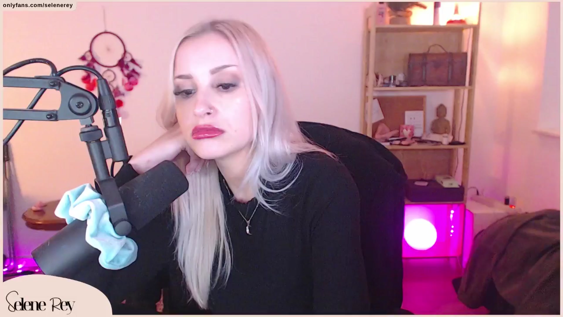 Gallery image thumbnail from SeleneRey's myfreecams stream on, 03/23/2024, 19:19 image 10 of 20