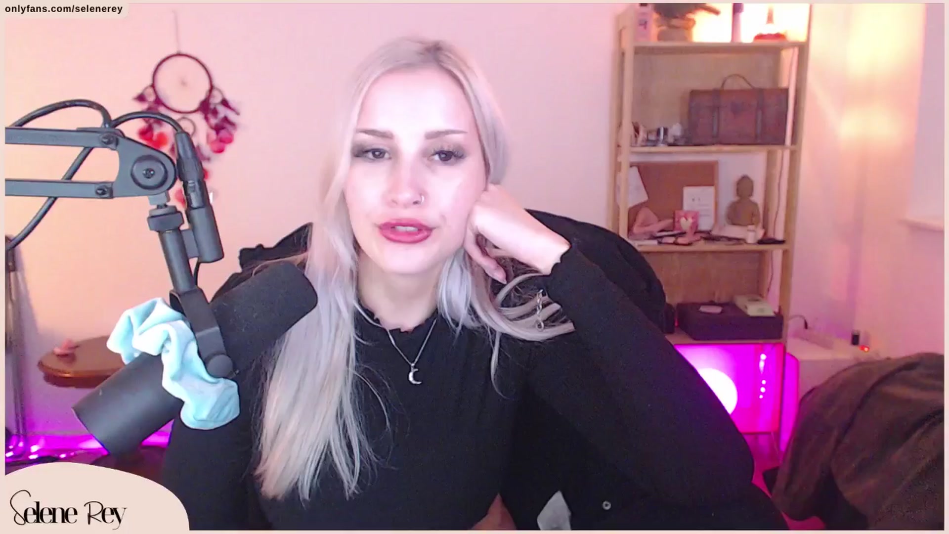 Gallery image thumbnail from SeleneRey's myfreecams stream on, 03/23/2024, 19:19 image 19 of 20