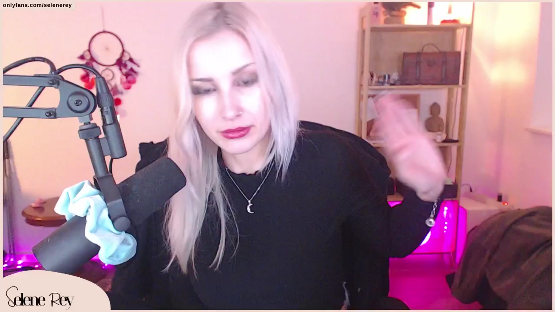 Gallery image thumbnail from SeleneRey's myfreecams stream on, 03/23/2024, 19:19 image 8 of 20