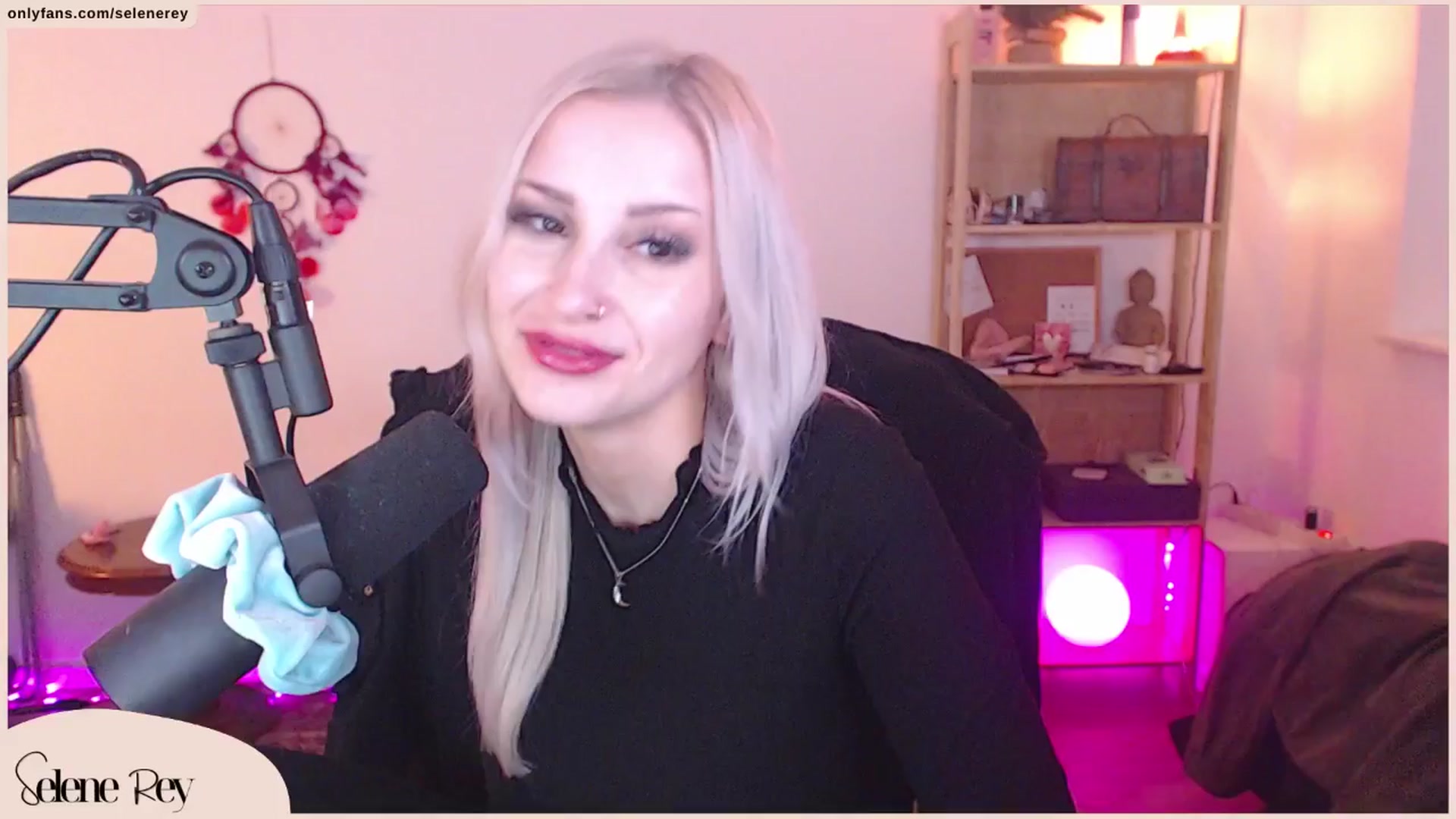 Gallery image thumbnail from SeleneRey's myfreecams stream on, 03/23/2024, 19:19 image 7 of 20