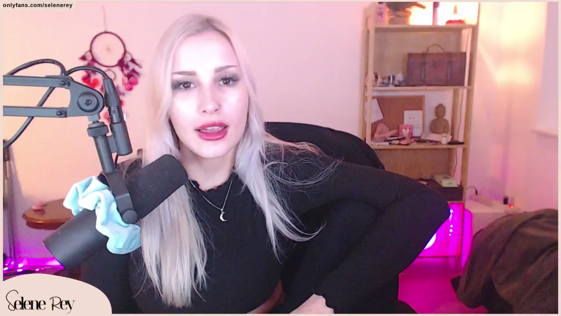 Gallery image thumbnail from SeleneRey's myfreecams stream on, 03/23/2024, 19:19 image 16 of 20