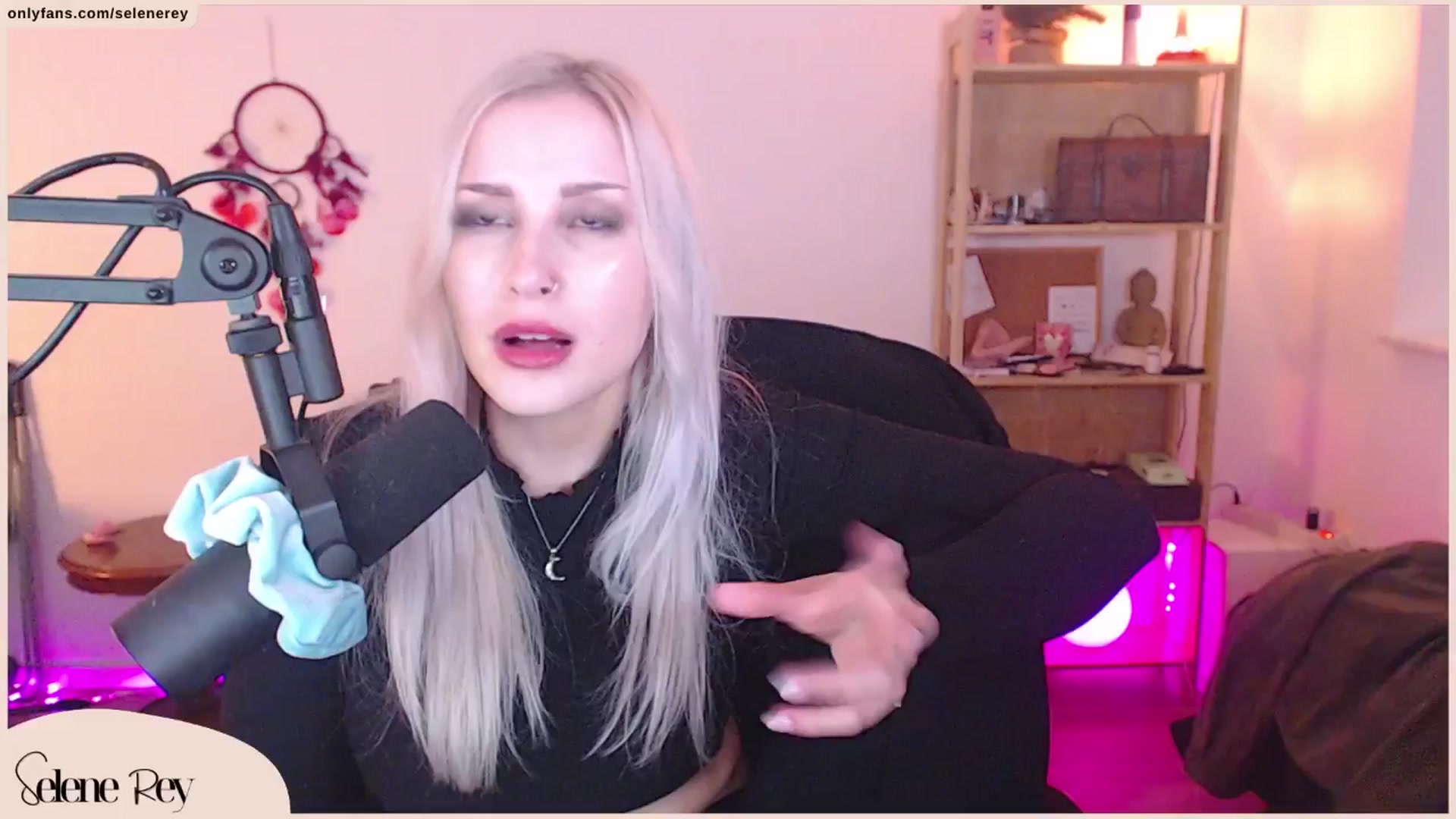 Gallery image thumbnail from SeleneRey's myfreecams stream on, 03/23/2024, 19:19 image 17 of 20