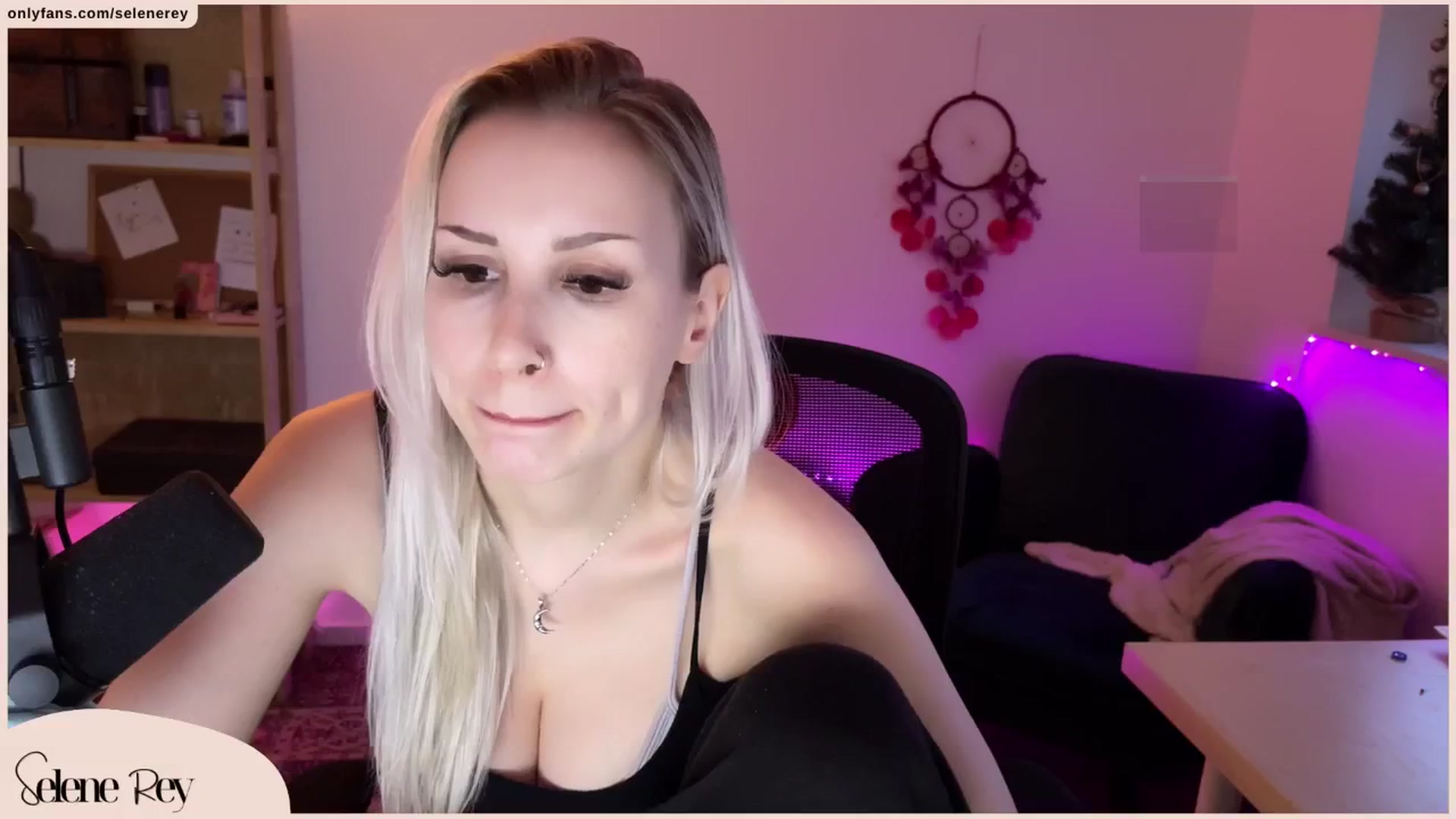 Gallery image thumbnail from SeleneRey's myfreecams stream on, 06/12/2024, 20:16 image 14 of 20