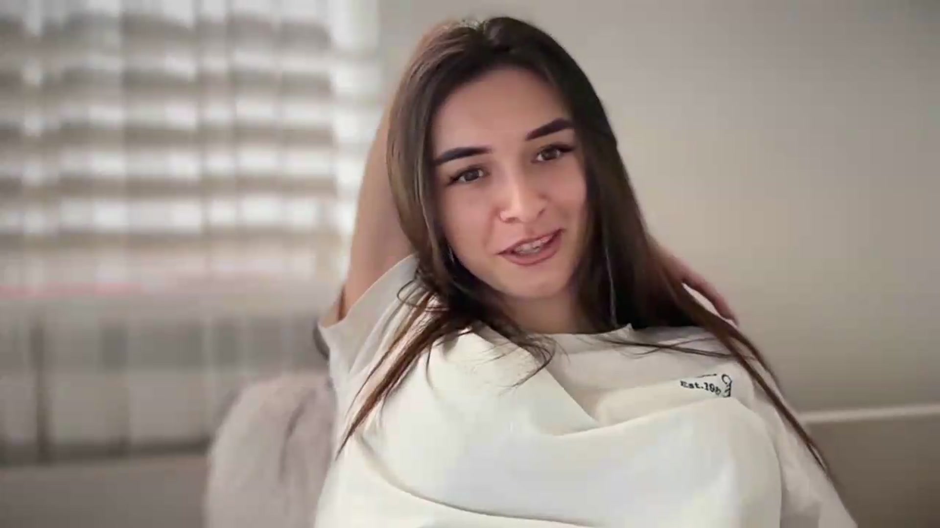 Gallery image thumbnail from Selene_Muse's myfreecams stream on, 08/16/2026, 10:31 image 13 of 20