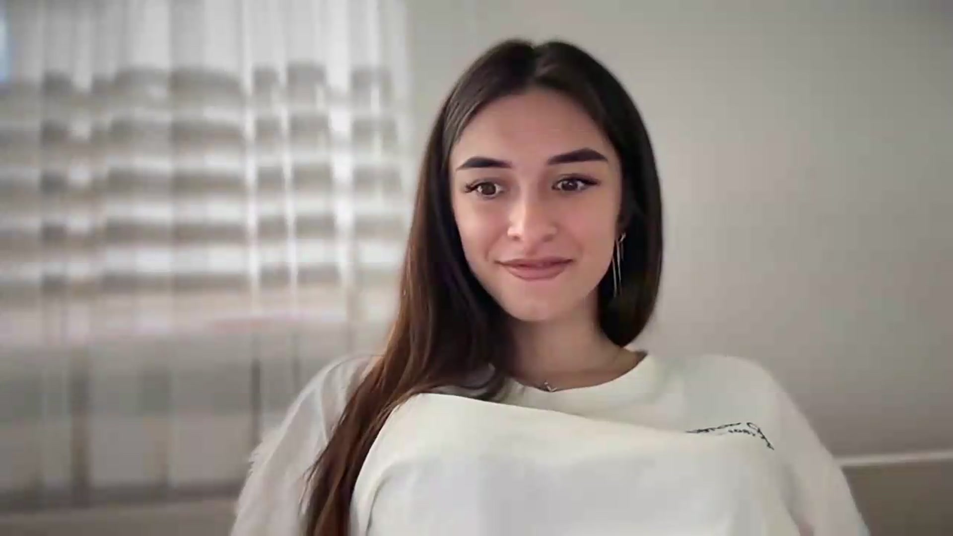 Gallery image thumbnail from Selene_Muse's myfreecams stream on, 08/16/2026, 10:31 image 5 of 20
