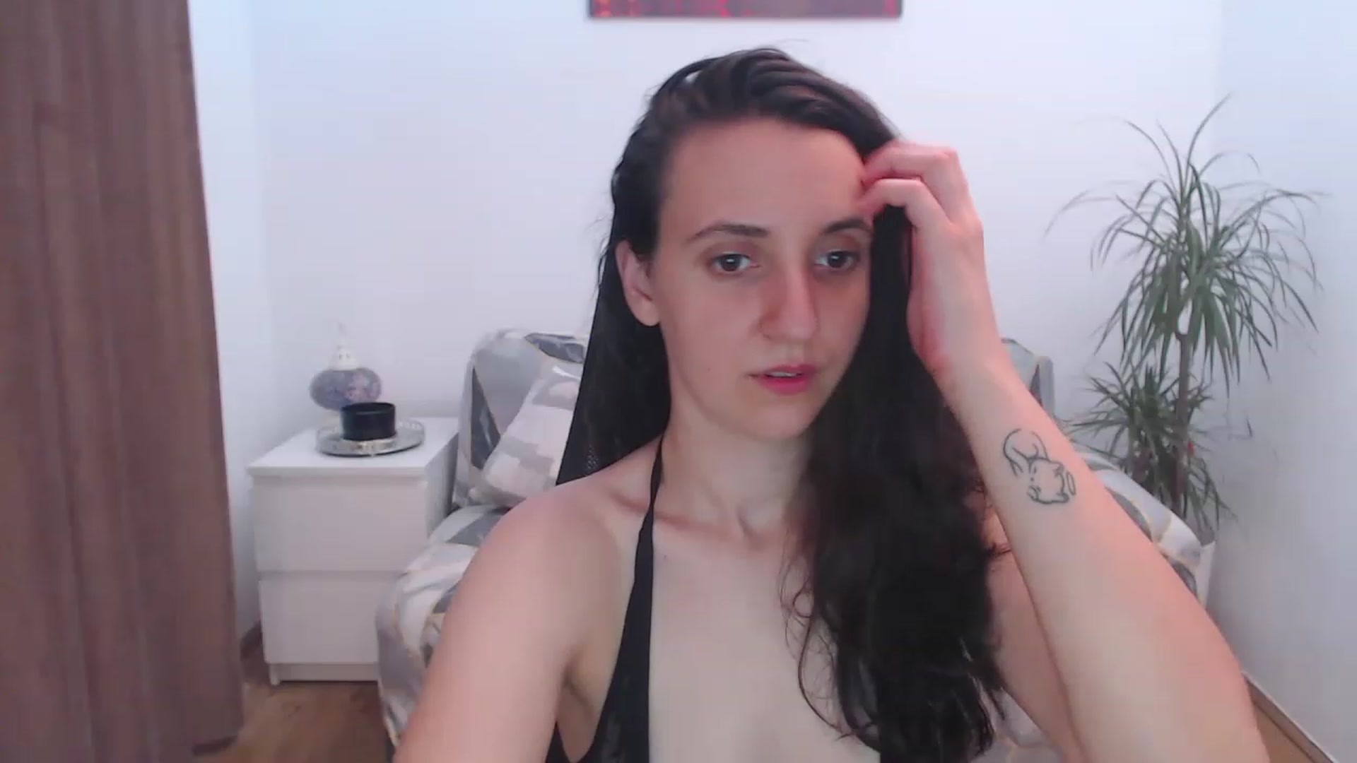 Gallery image thumbnail from Selene_Sol's myfreecams stream on, 08/07/2023, 01:07 image 16 of 20