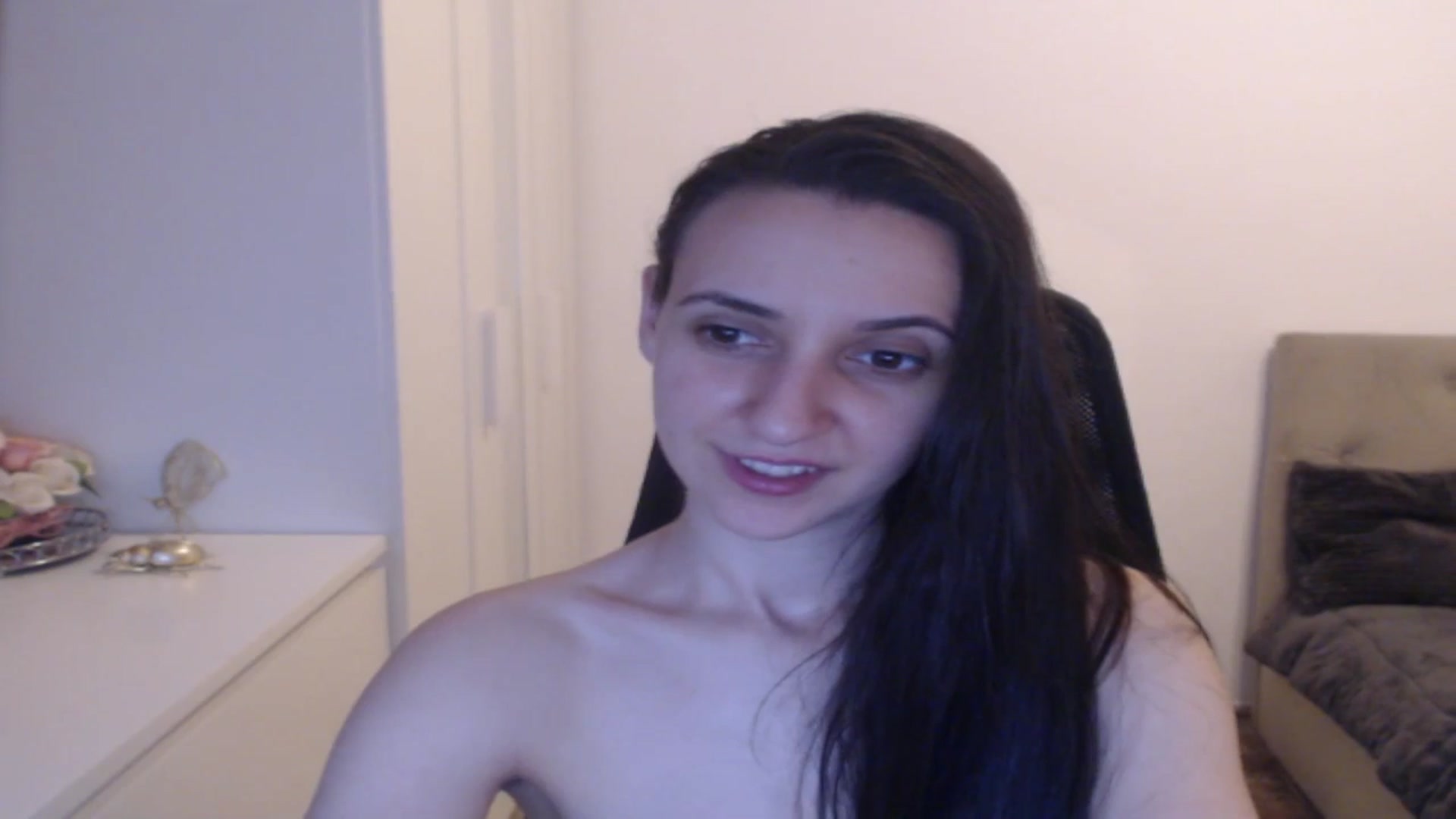 Gallery image thumbnail from Selene_Sol's myfreecams stream on, 03/04/2025, 08:30 image 18 of 20