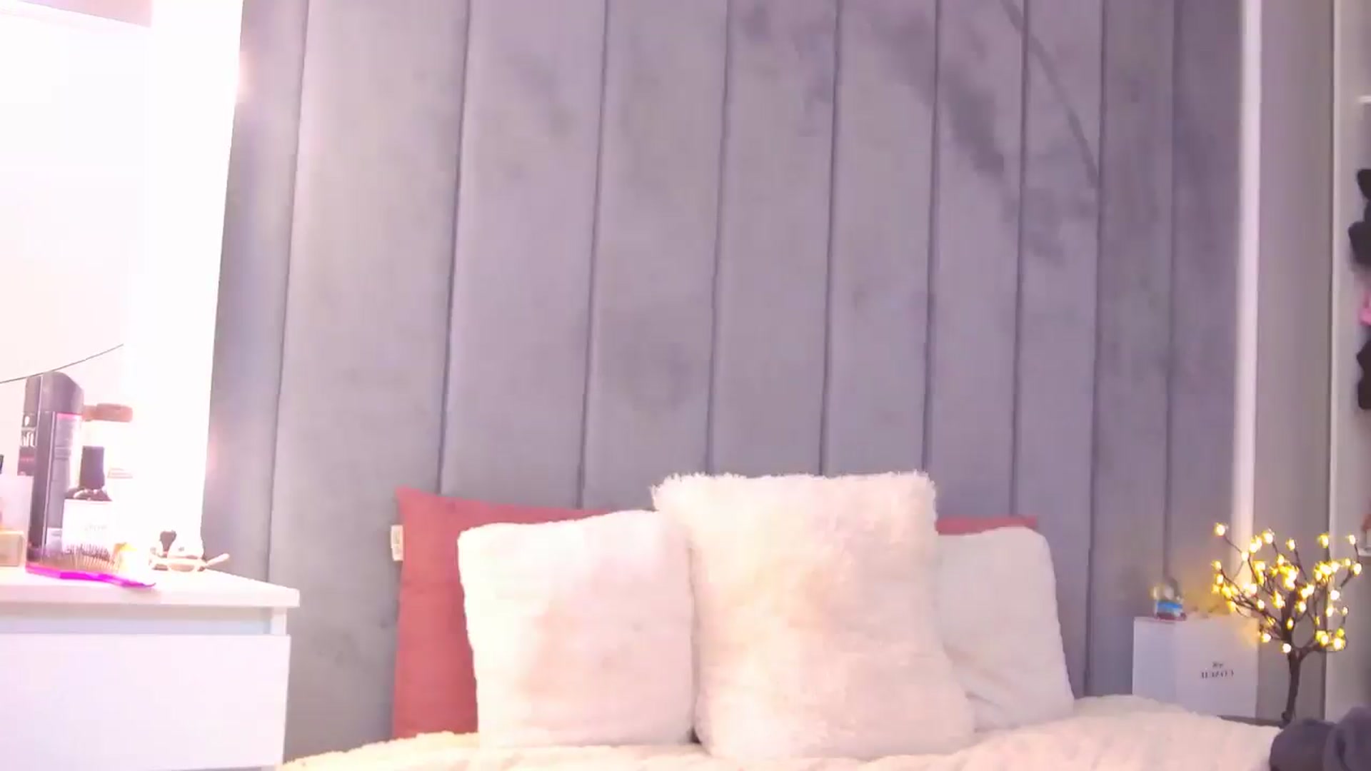 Gallery image thumbnail from Selenita007's myfreecams stream on, 03/10/2025, 15:12 image 16 of 20