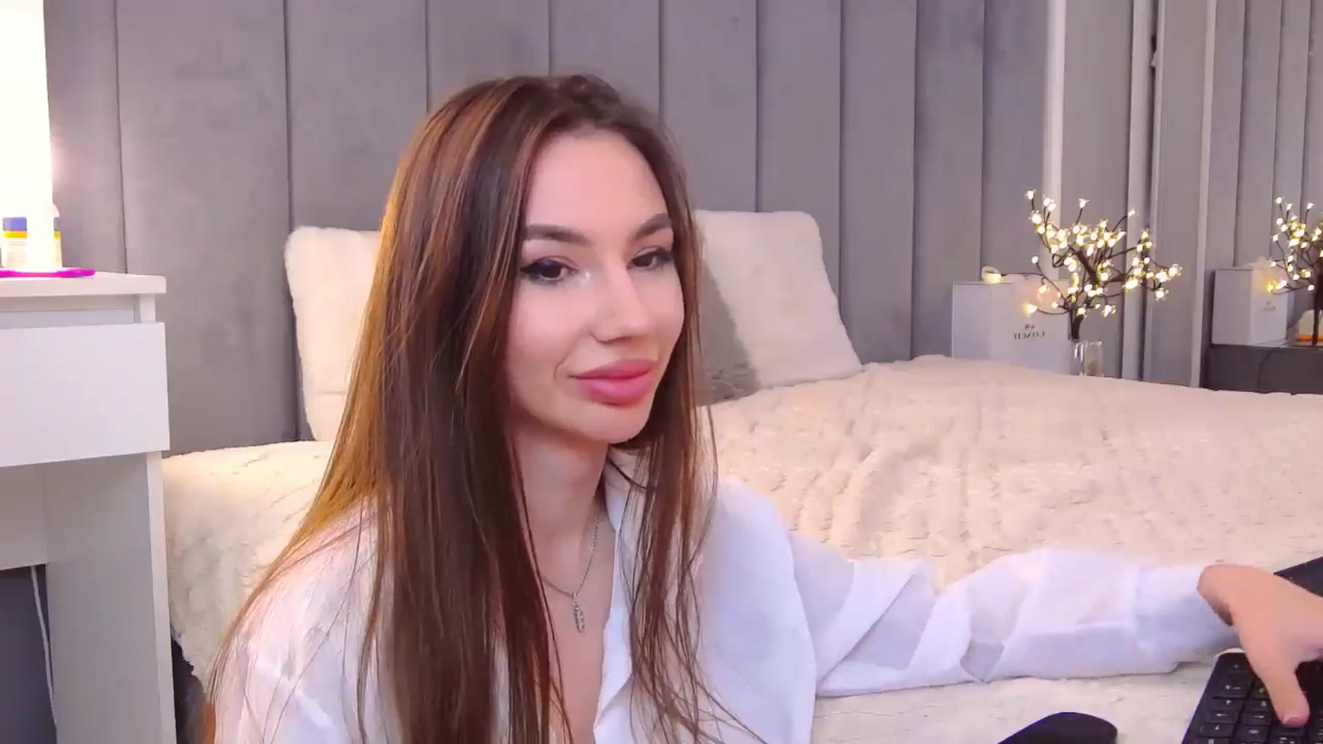 Gallery image thumbnail from Selenita007's myfreecams stream on, 03/21/2025, 13:38 image 5 of 20