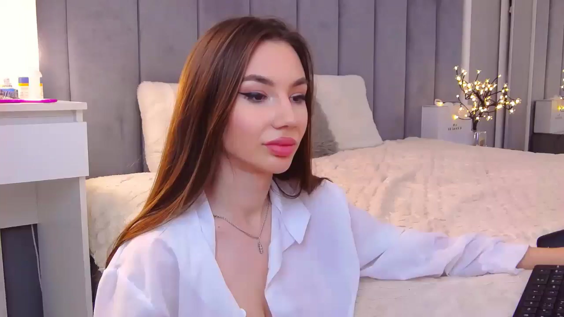 Gallery image thumbnail from Selenita007's myfreecams stream on, 03/21/2025, 13:38 image 10 of 20