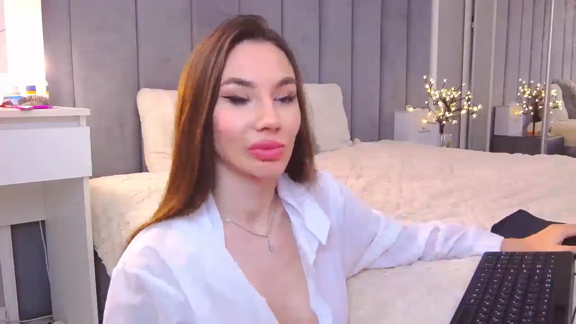 Gallery image thumbnail from Selenita007's myfreecams stream on, 03/21/2025, 14:49 image 10 of 20
