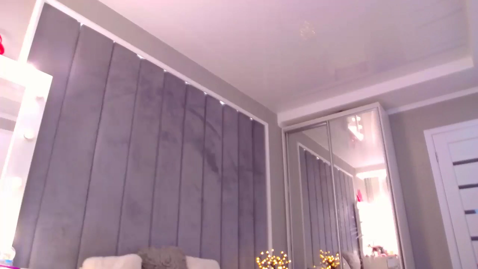 Gallery image thumbnail from Selenita007's myfreecams stream on, 04/09/2025, 10:05 image 13 of 20