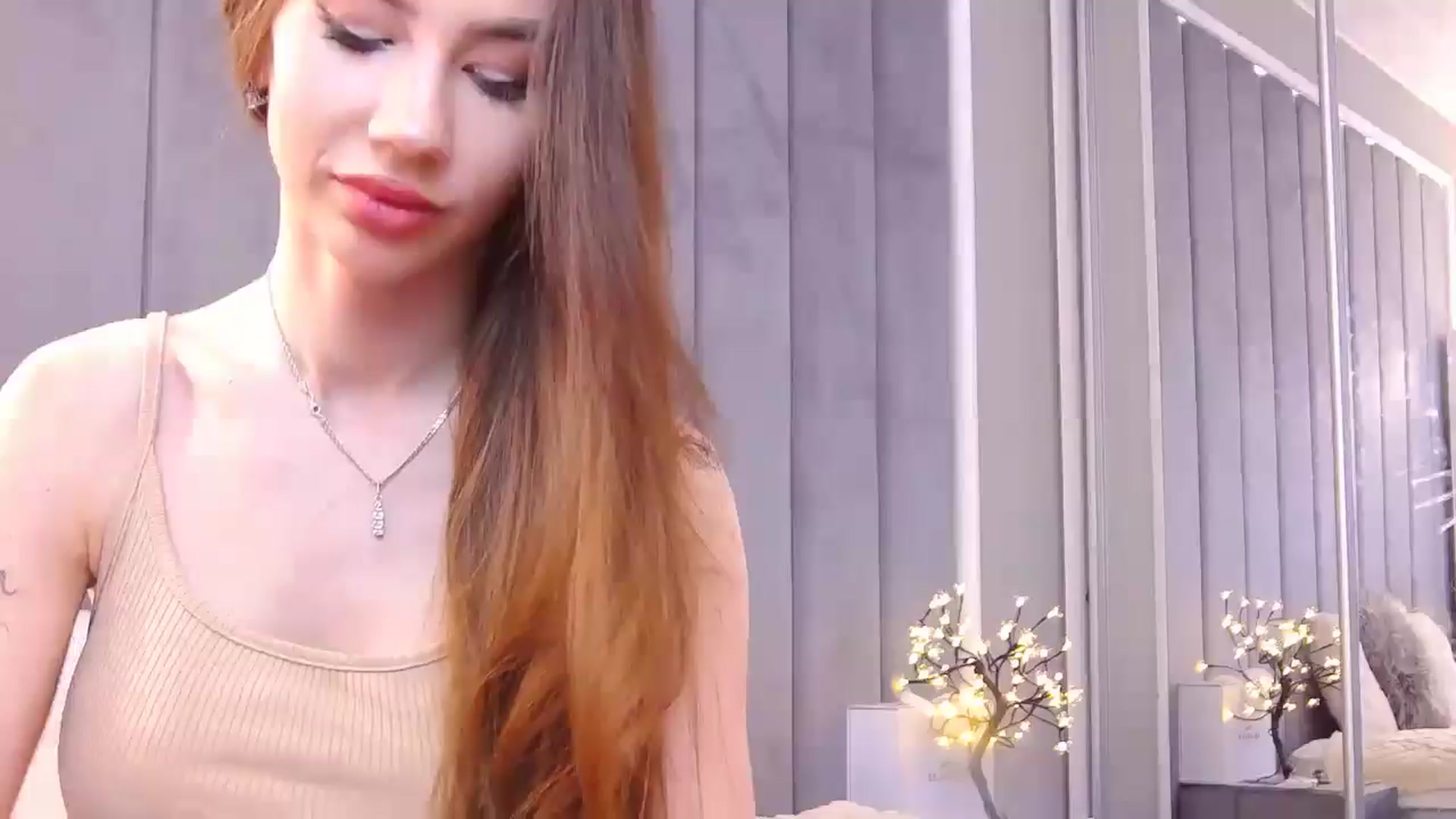 Gallery image thumbnail from Selenita007's myfreecams stream on, 04/16/2025, 08:49 image 1 of 20