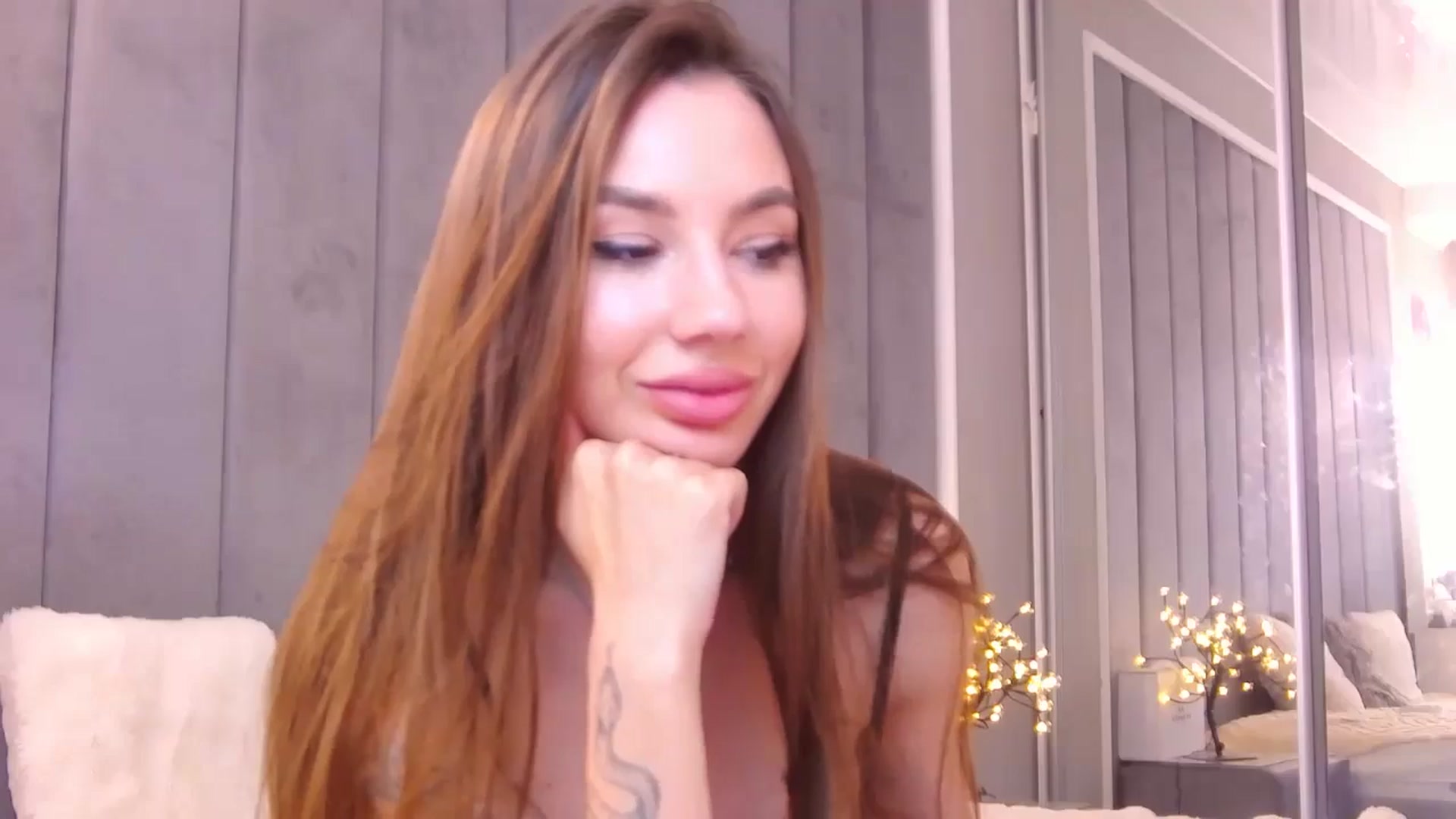 Gallery image thumbnail from Selenita007's myfreecams stream on, 04/24/2025, 15:28 image 13 of 20