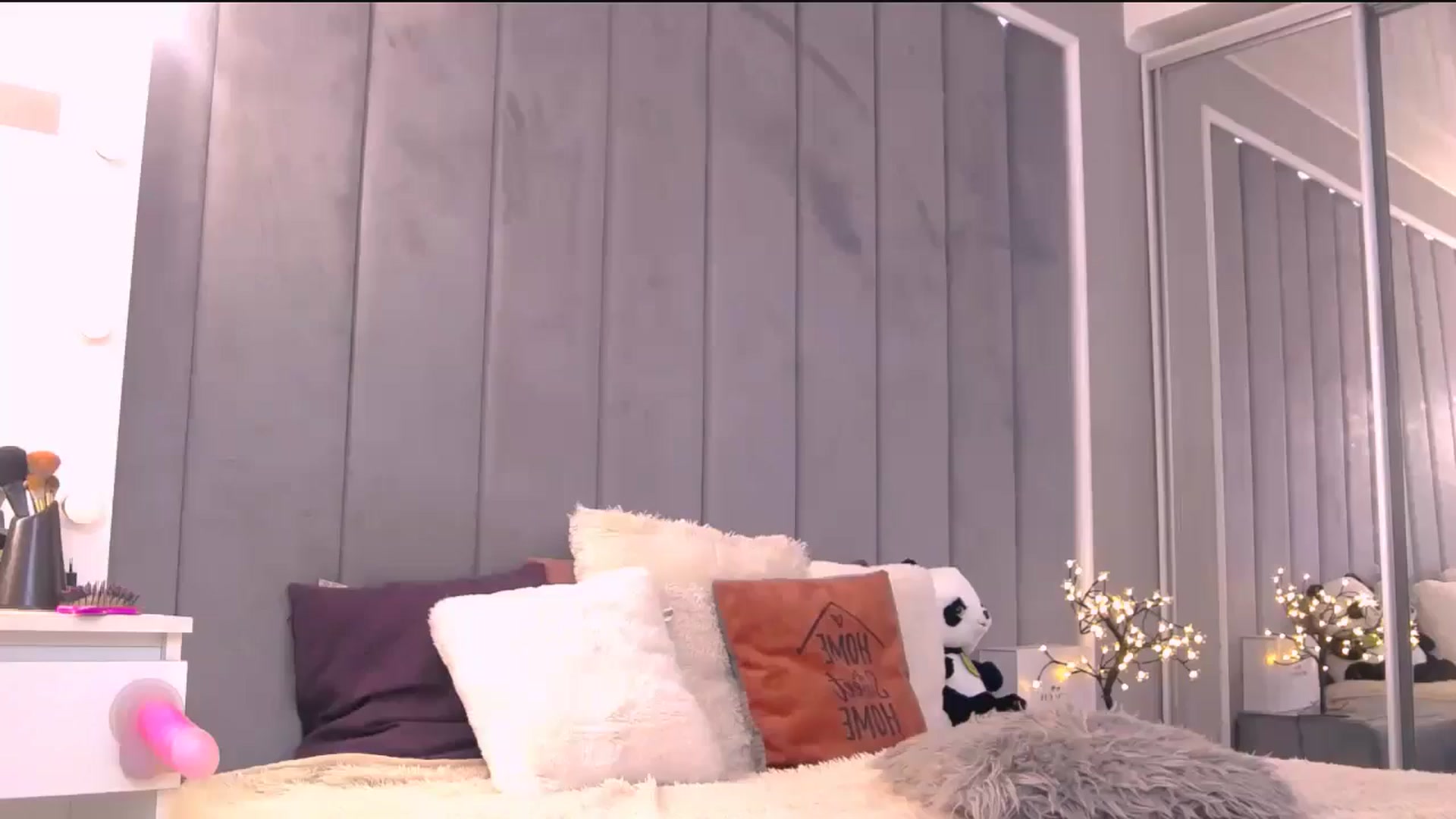 Gallery image thumbnail from Selenita007's myfreecams stream on, 06/11/2025, 10:48 image 14 of 20