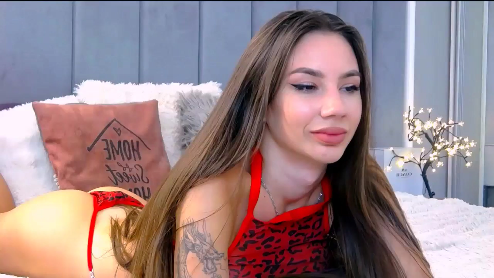 Gallery image thumbnail from Selenita007's myfreecams stream on, 06/19/2025, 07:41 image 10 of 20