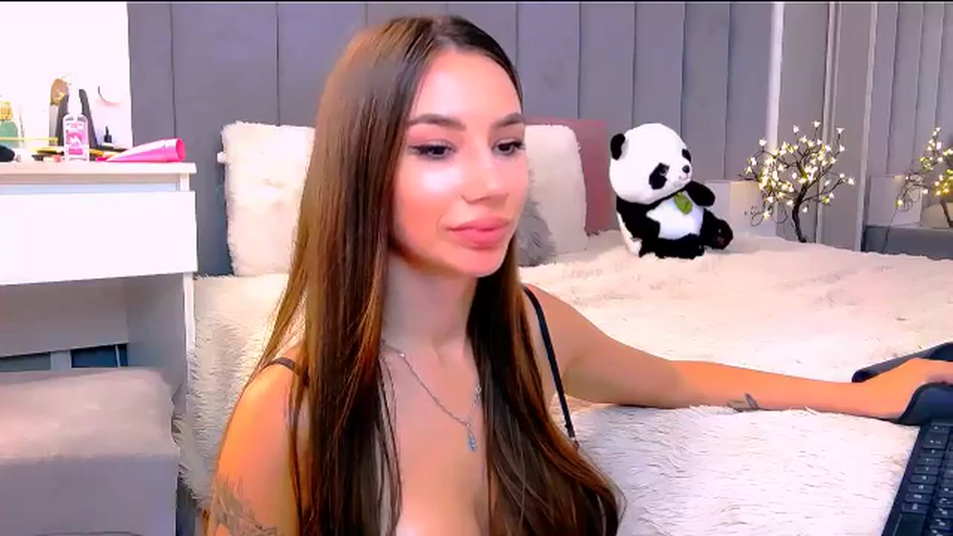 Gallery image thumbnail from Selenita007's myfreecams stream on, 07/11/2025, 06:42 image 10 of 20