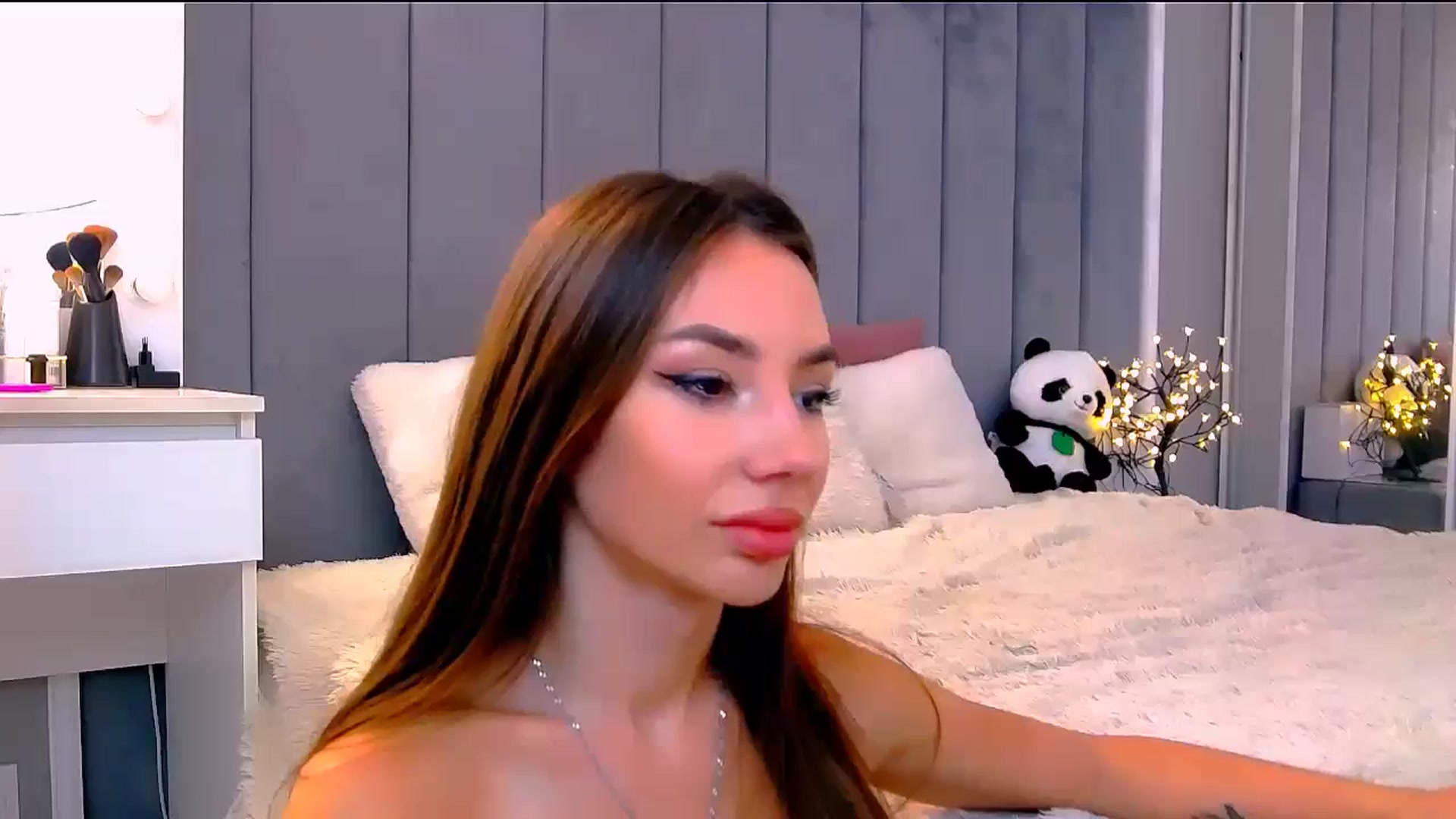 Gallery image thumbnail from Selenita007's myfreecams stream on, 07/27/2025, 07:37 image 17 of 20