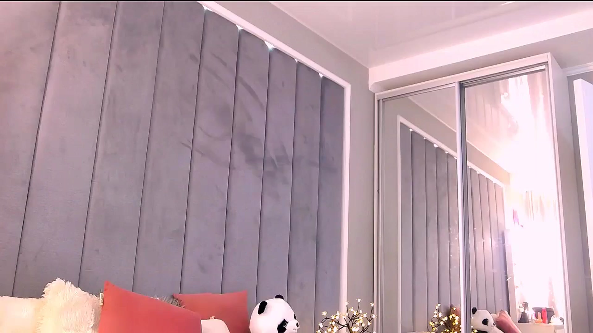 Gallery image thumbnail from Selenita007's myfreecams stream on, 07/28/2025, 13:01 image 15 of 20