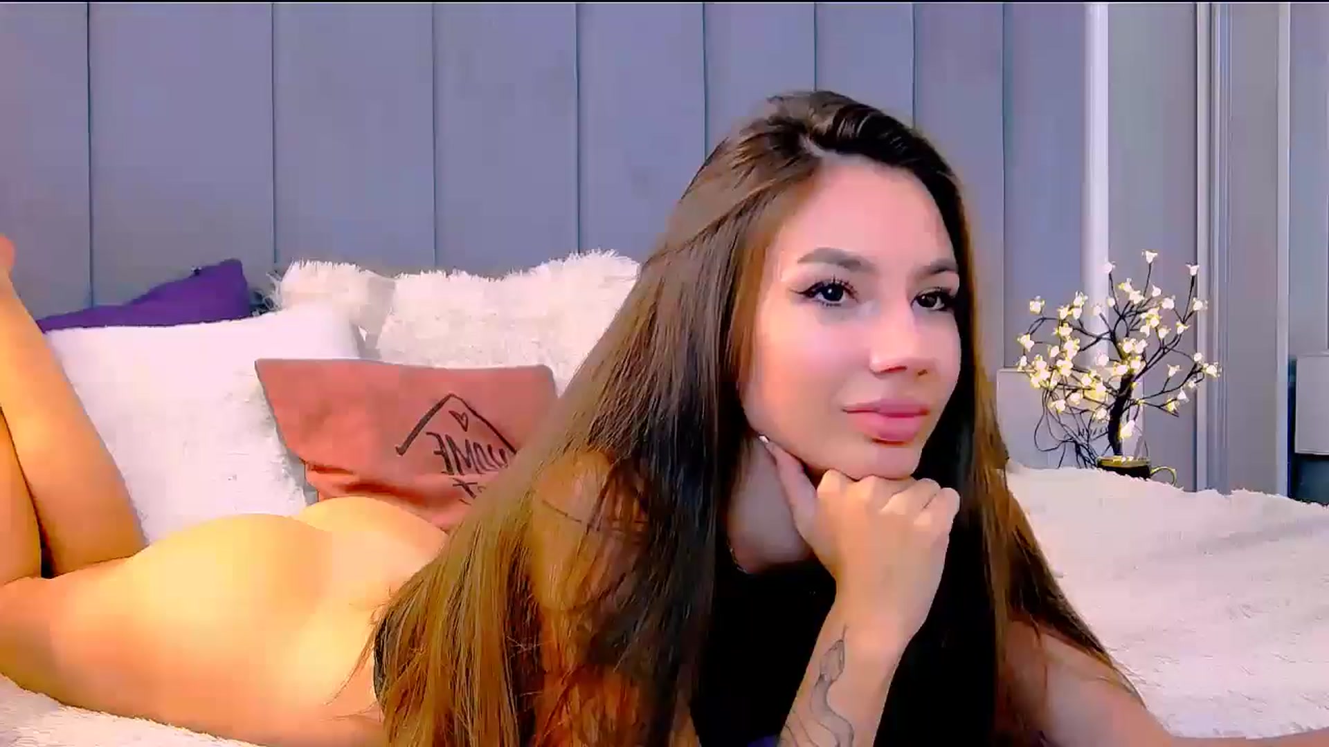Gallery image thumbnail from Selenita007's myfreecams stream on, 08/13/2025, 11:54 image 11 of 20