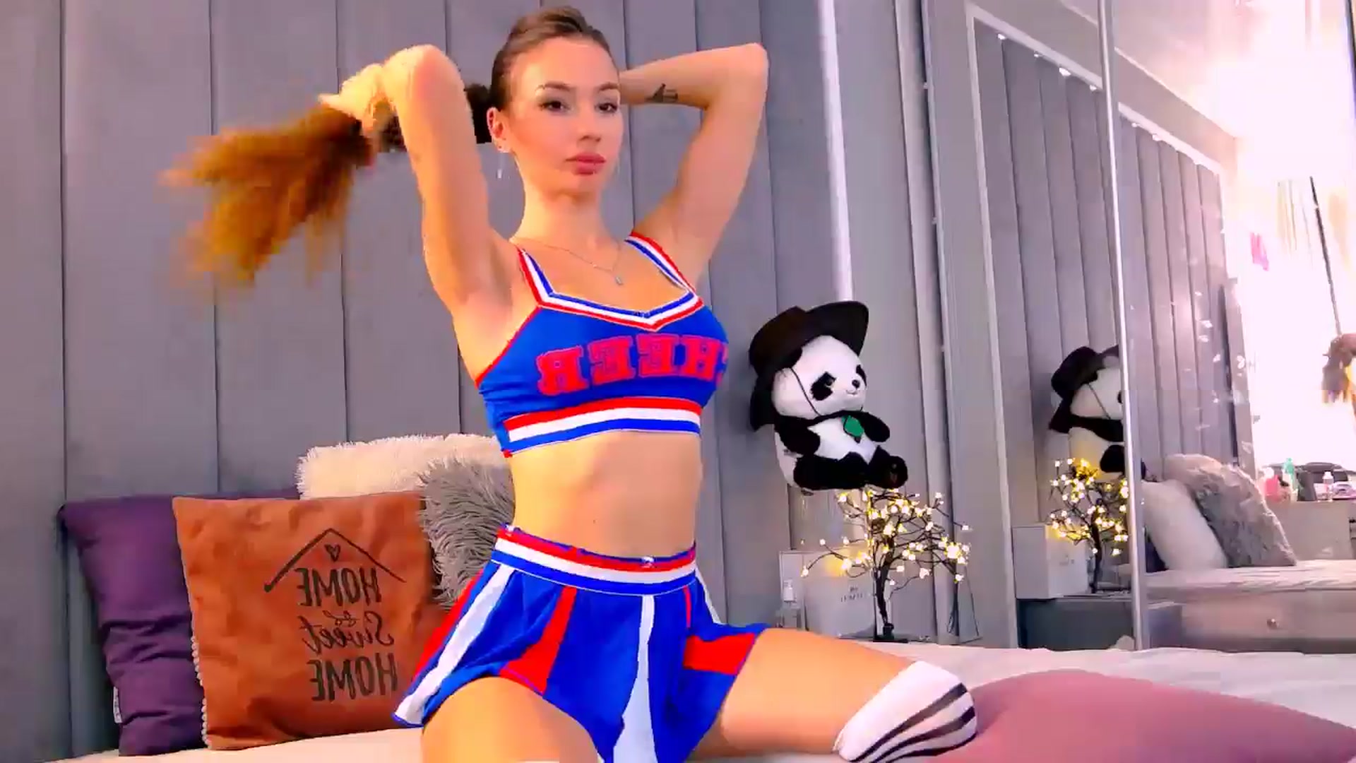 Gallery image thumbnail from Selenita007's myfreecams stream on, 09/18/2025, 09:30 image 8 of 20