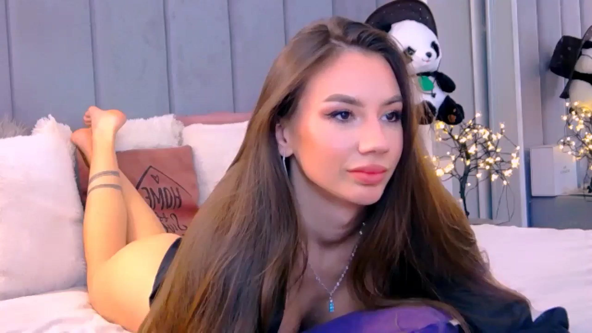 Gallery image thumbnail from Selenita007's myfreecams stream on, 10/04/2025, 09:14 image 14 of 20