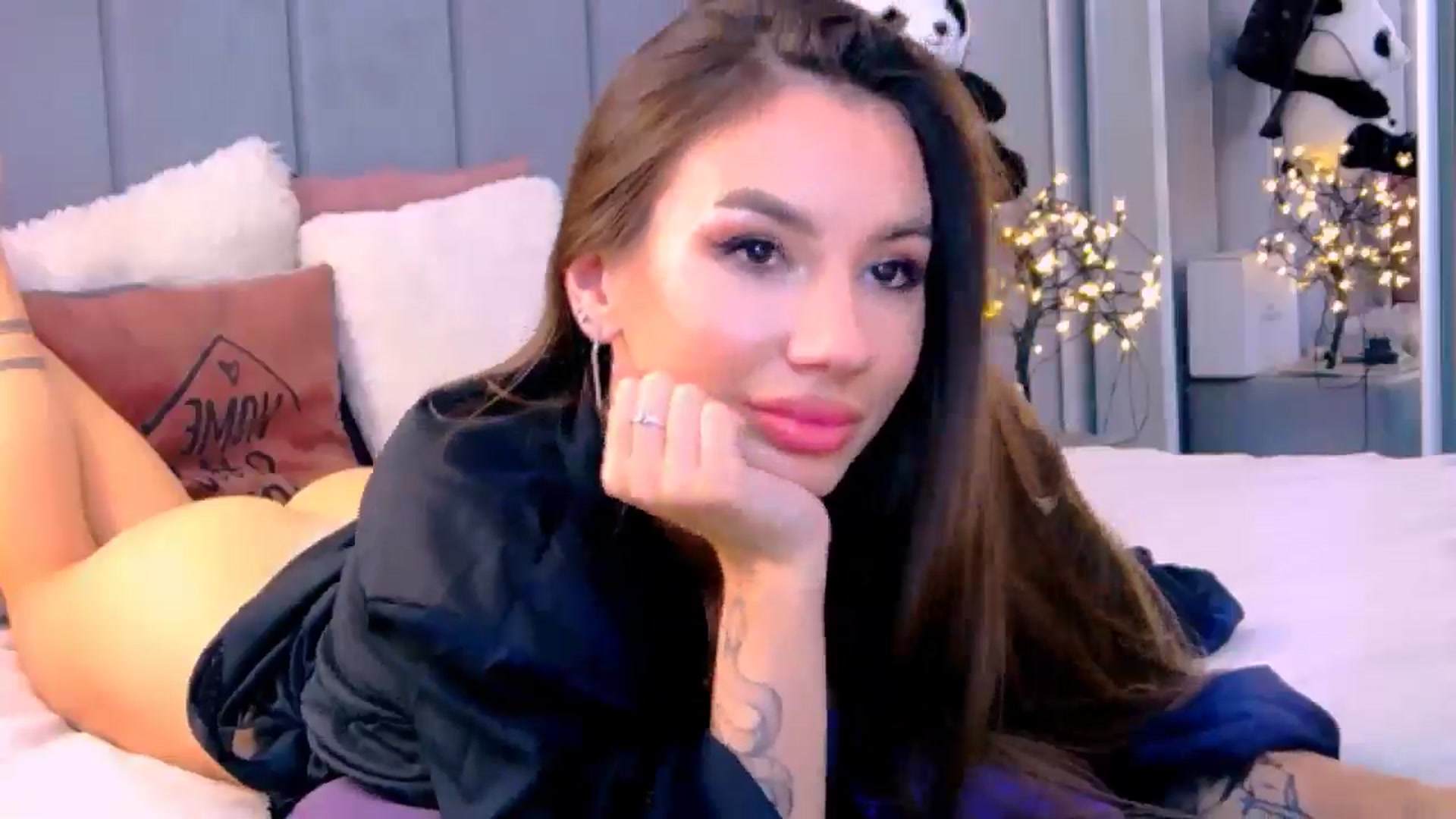 Gallery image thumbnail from Selenita007's myfreecams stream on, 10/04/2025, 13:33 image 10 of 20