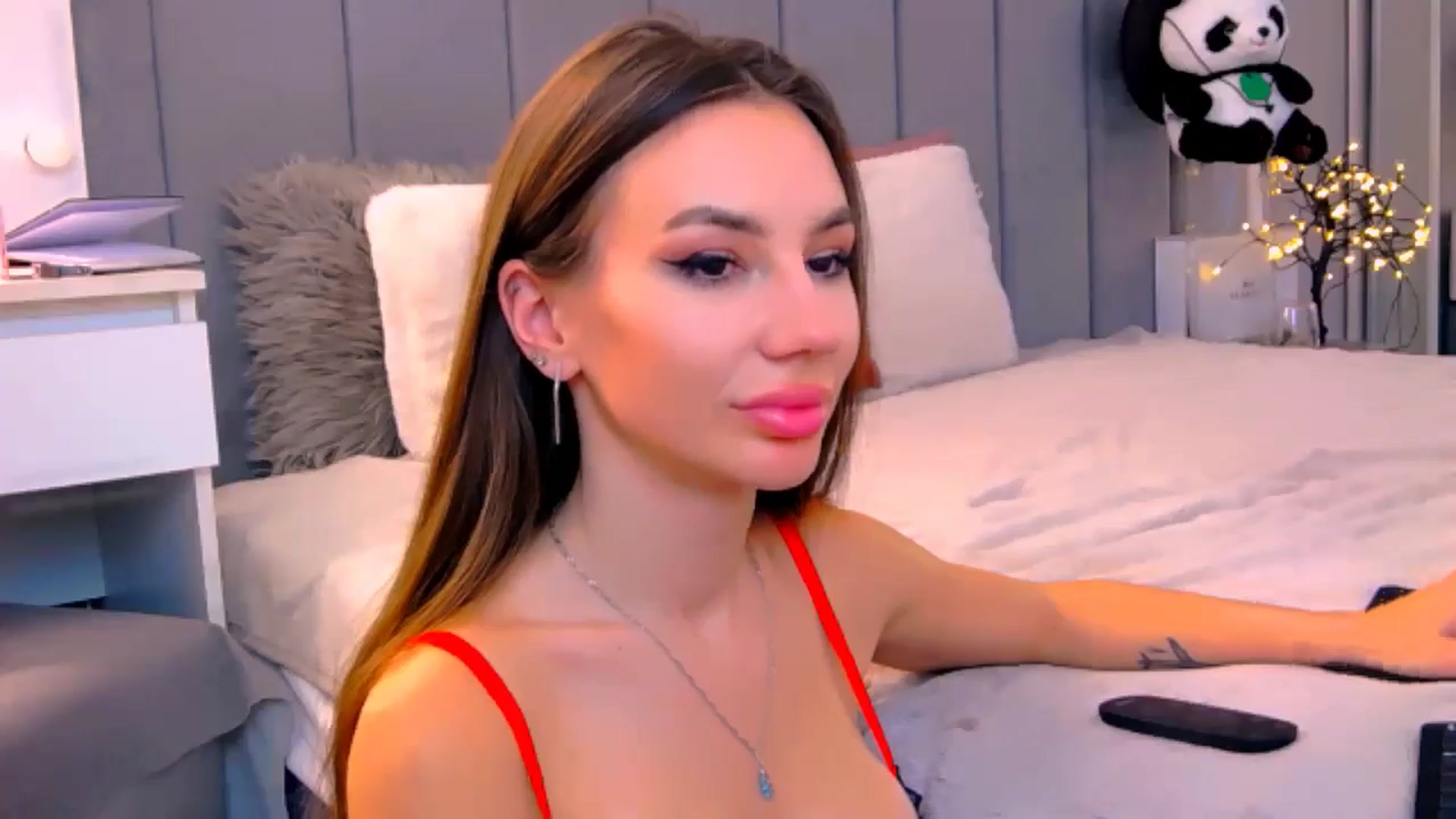 Gallery image thumbnail from Selenita007's myfreecams stream on, 10/05/2025, 12:13 image 13 of 20