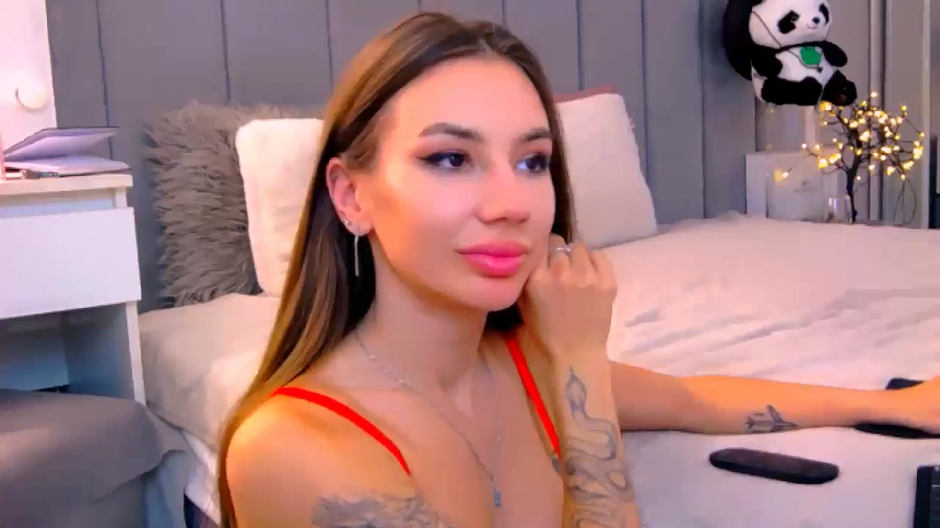 Gallery image thumbnail from Selenita007's myfreecams stream on, 10/05/2025, 12:13 image 12 of 20