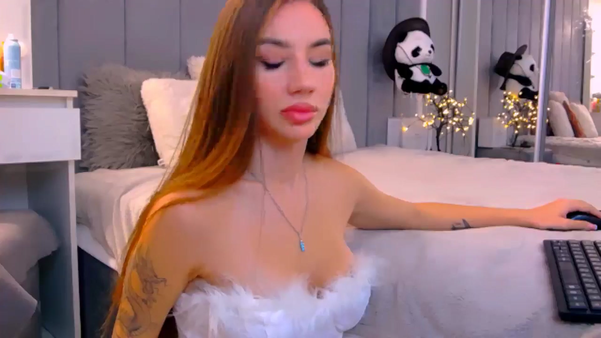 Gallery image thumbnail from Selenita007's myfreecams stream on, 10/07/2025, 09:52 image 7 of 20