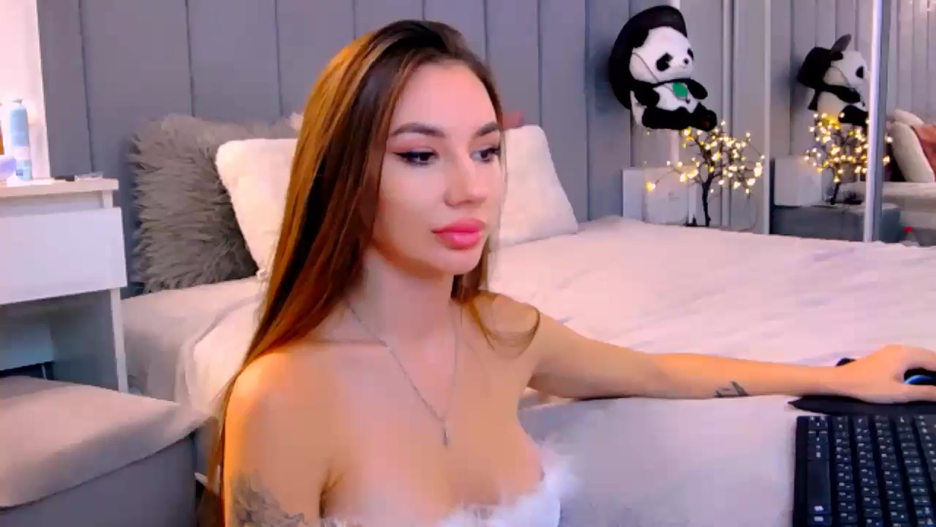 Gallery image thumbnail from Selenita007's myfreecams stream on, 10/07/2025, 15:37 image 15 of 20