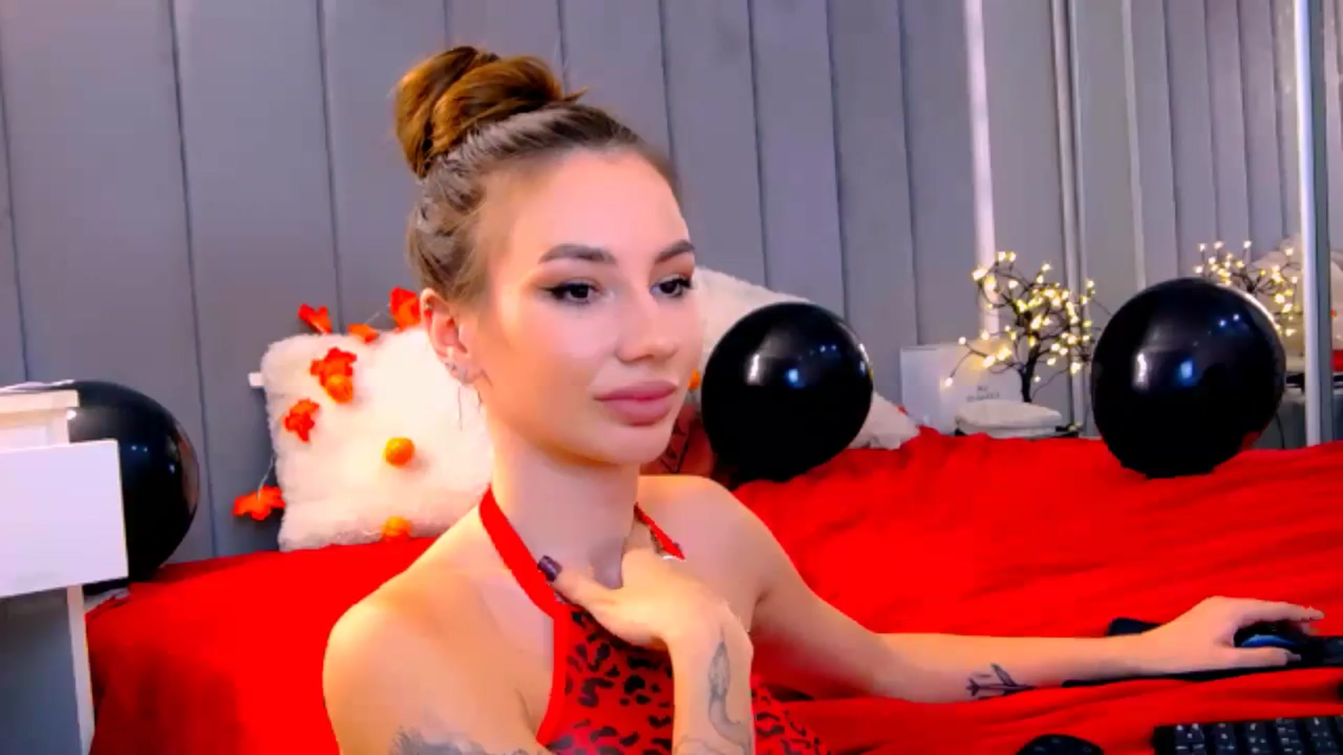 Gallery image thumbnail from Selenita007's myfreecams stream on, 10/22/2025, 12:05 image 20 of 20