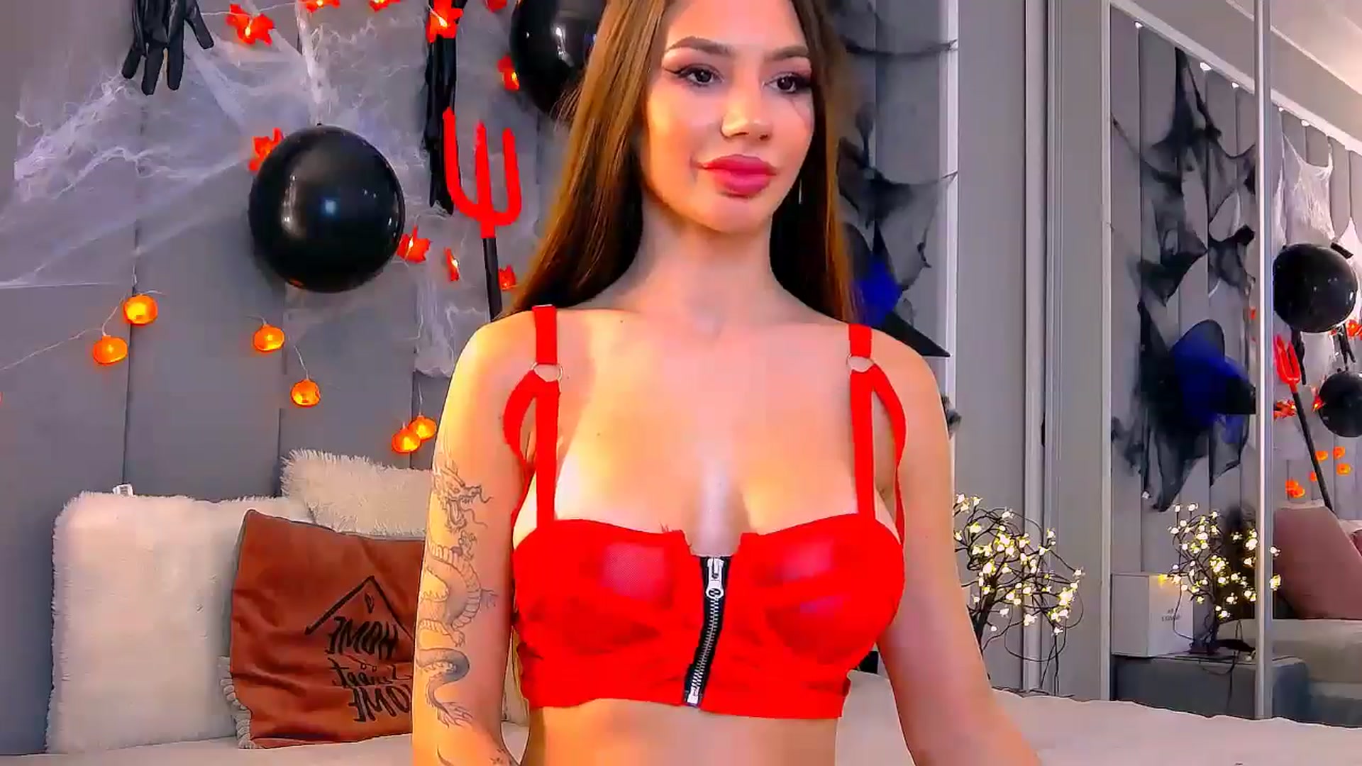 Gallery image thumbnail from Selenita007's myfreecams stream on, 10/31/2025, 08:07 image 4 of 20