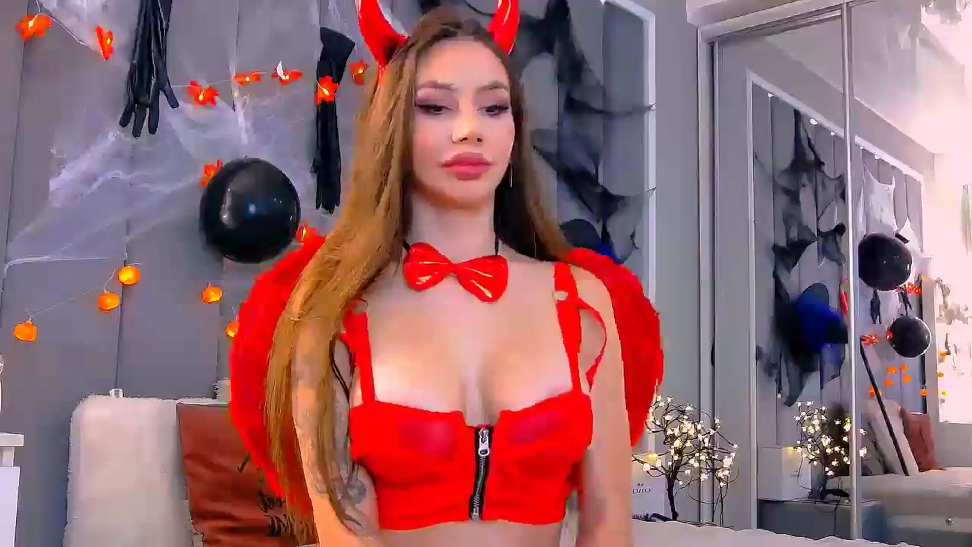Gallery image thumbnail from Selenita007's myfreecams stream on, 10/31/2025, 10:07 image 14 of 20