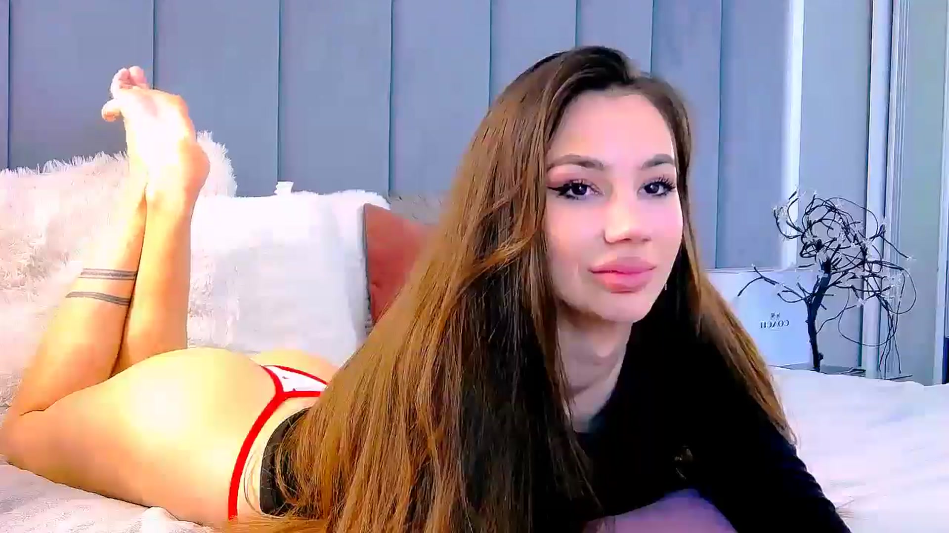 Gallery image thumbnail from Selenita007's myfreecams stream on, 11/02/2025, 17:04 image 9 of 20