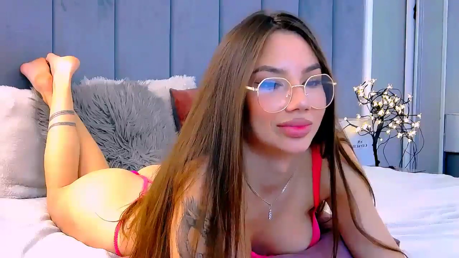 Gallery image thumbnail from Selenita007's myfreecams stream on, 11/15/2025, 09:19 image 13 of 20