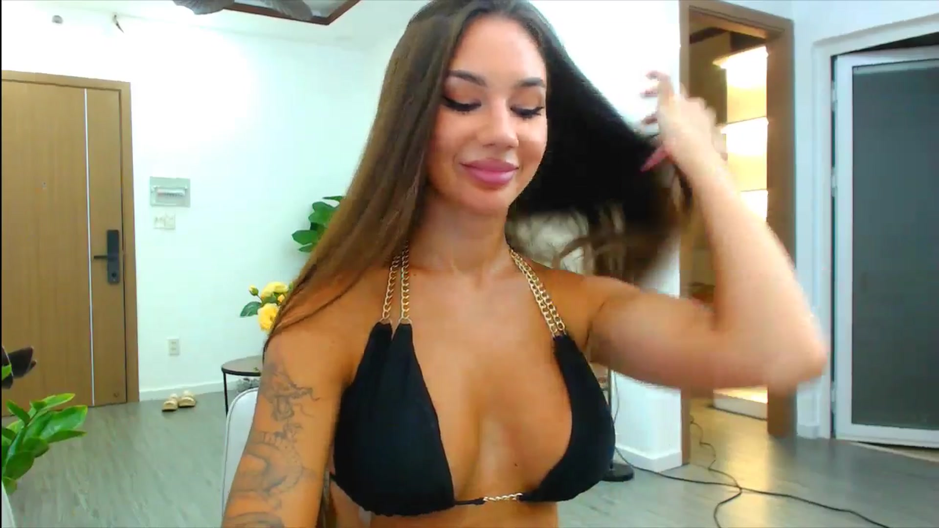 Gallery image thumbnail from Selenita007's myfreecams stream on, 03/12/2026, 11:10 image 12 of 20