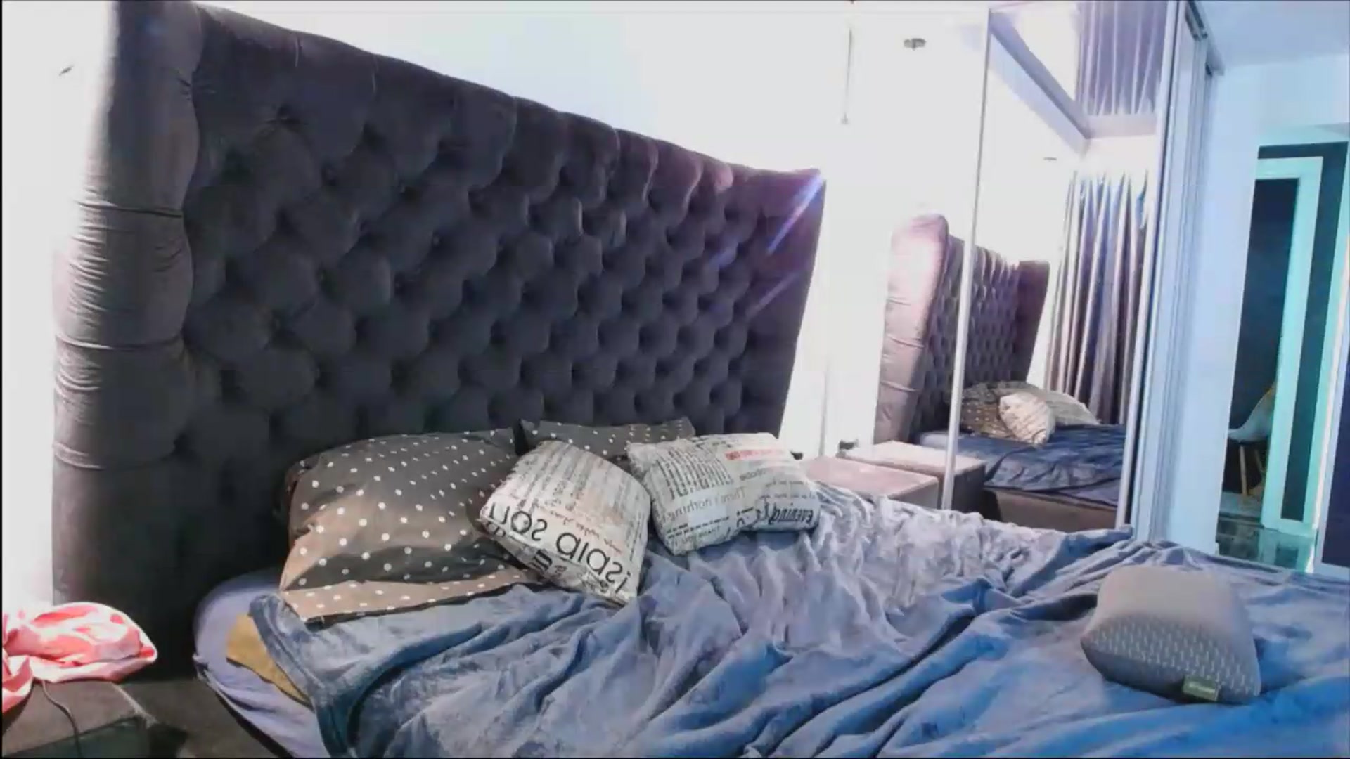 Gallery image thumbnail from Selenita007's myfreecams stream on, 07/21/2026, 06:12 image 16 of 20