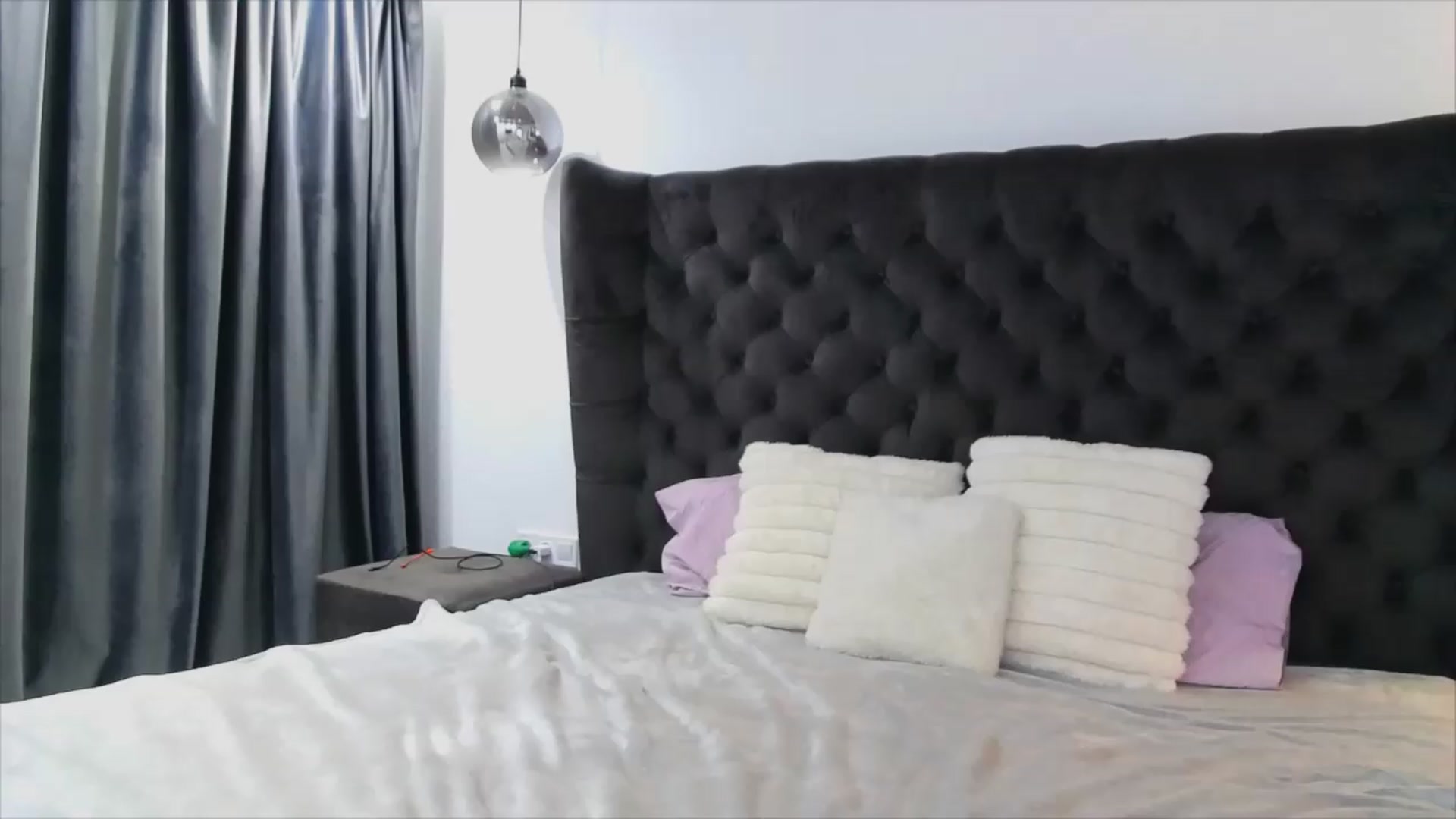 Gallery image thumbnail from Selenita007's myfreecams stream on, 09/17/2026, 10:20 image 13 of 20