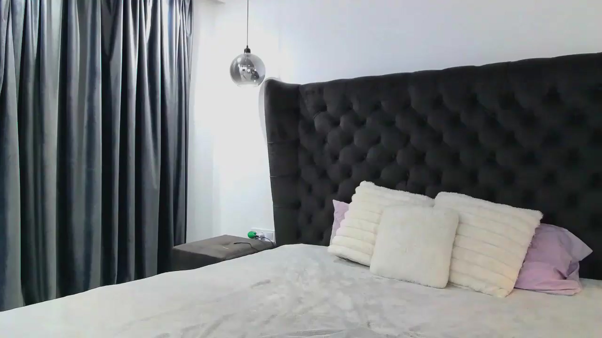 Gallery image thumbnail from Selenita007's myfreecams stream on, 09/23/2026, 12:16 image 1 of 20