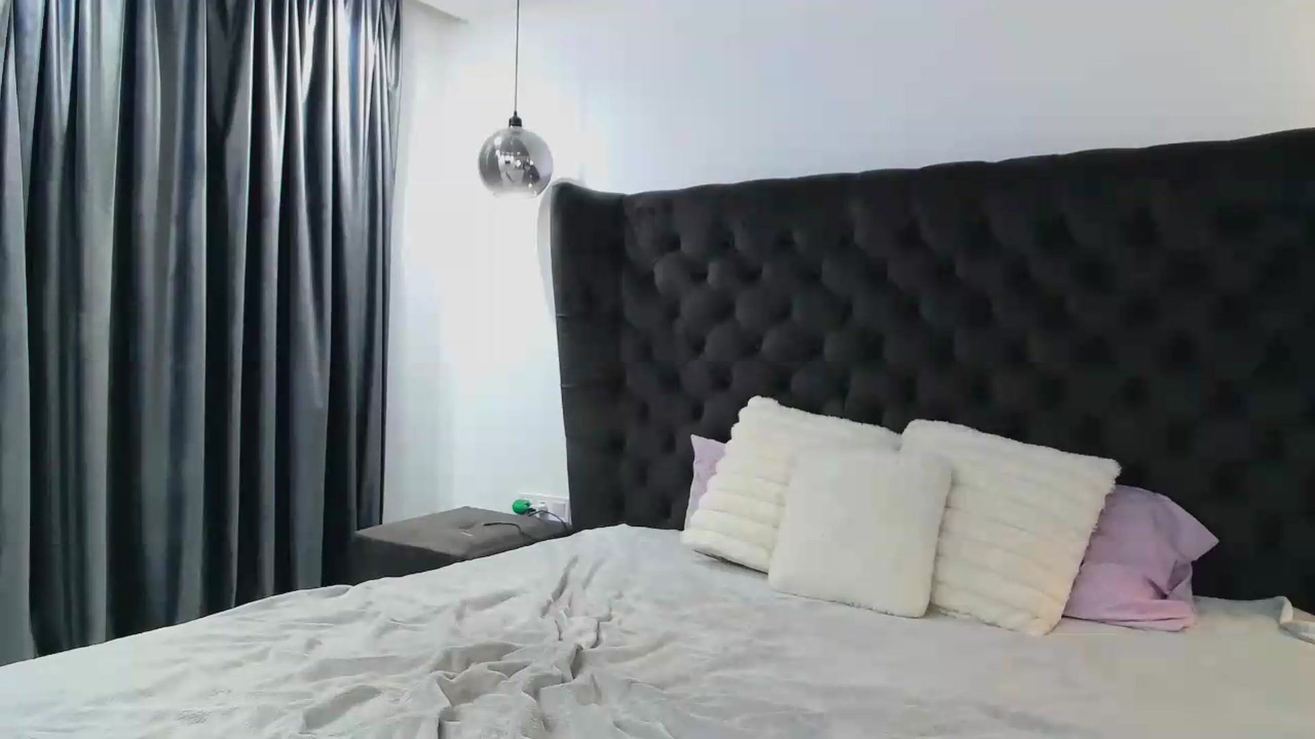 Gallery image thumbnail from Selenita007's myfreecams stream on, 09/23/2026, 12:16 image 16 of 20