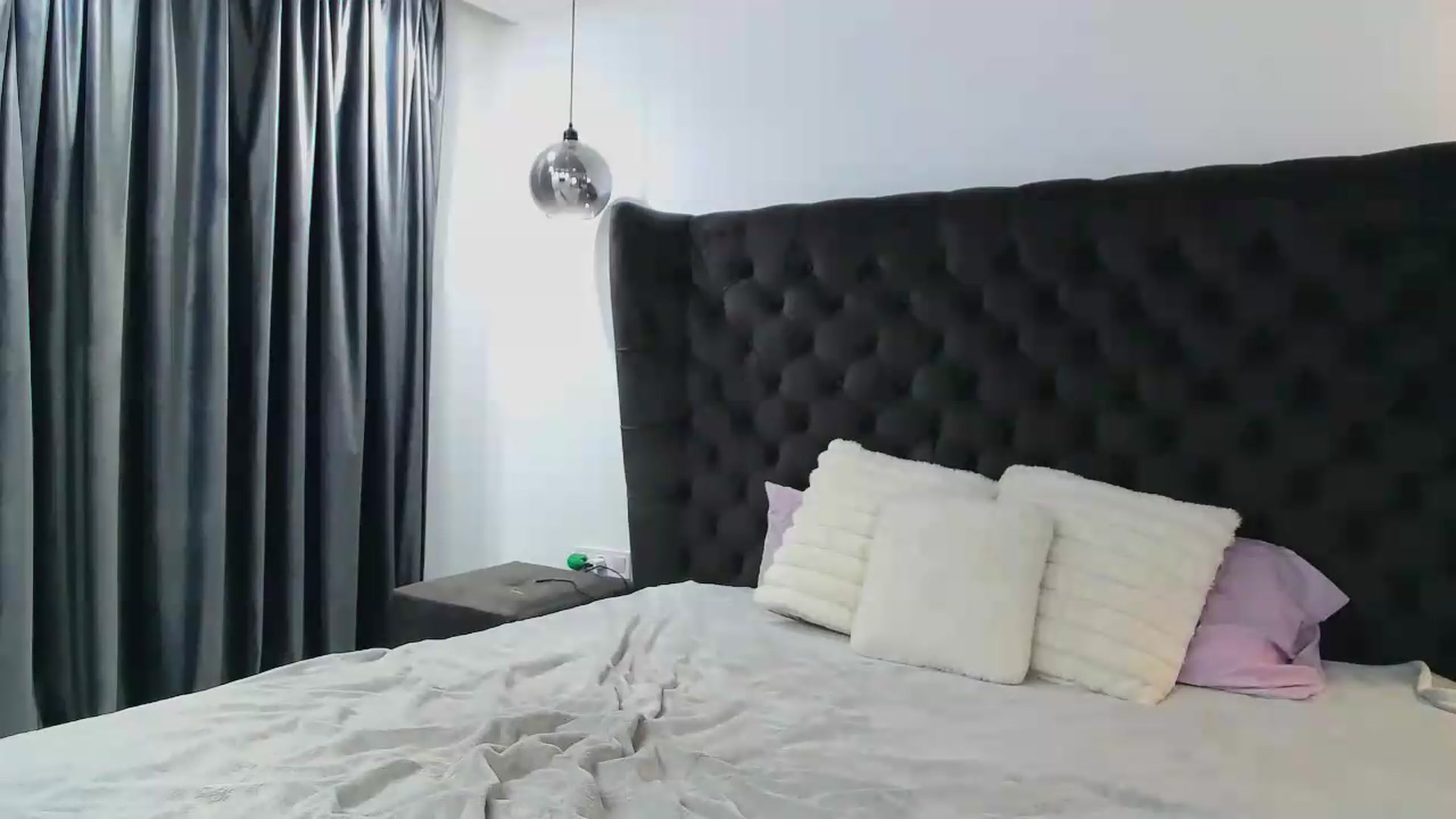Gallery image thumbnail from Selenita007's myfreecams stream on, 09/23/2026, 12:16 image 15 of 20