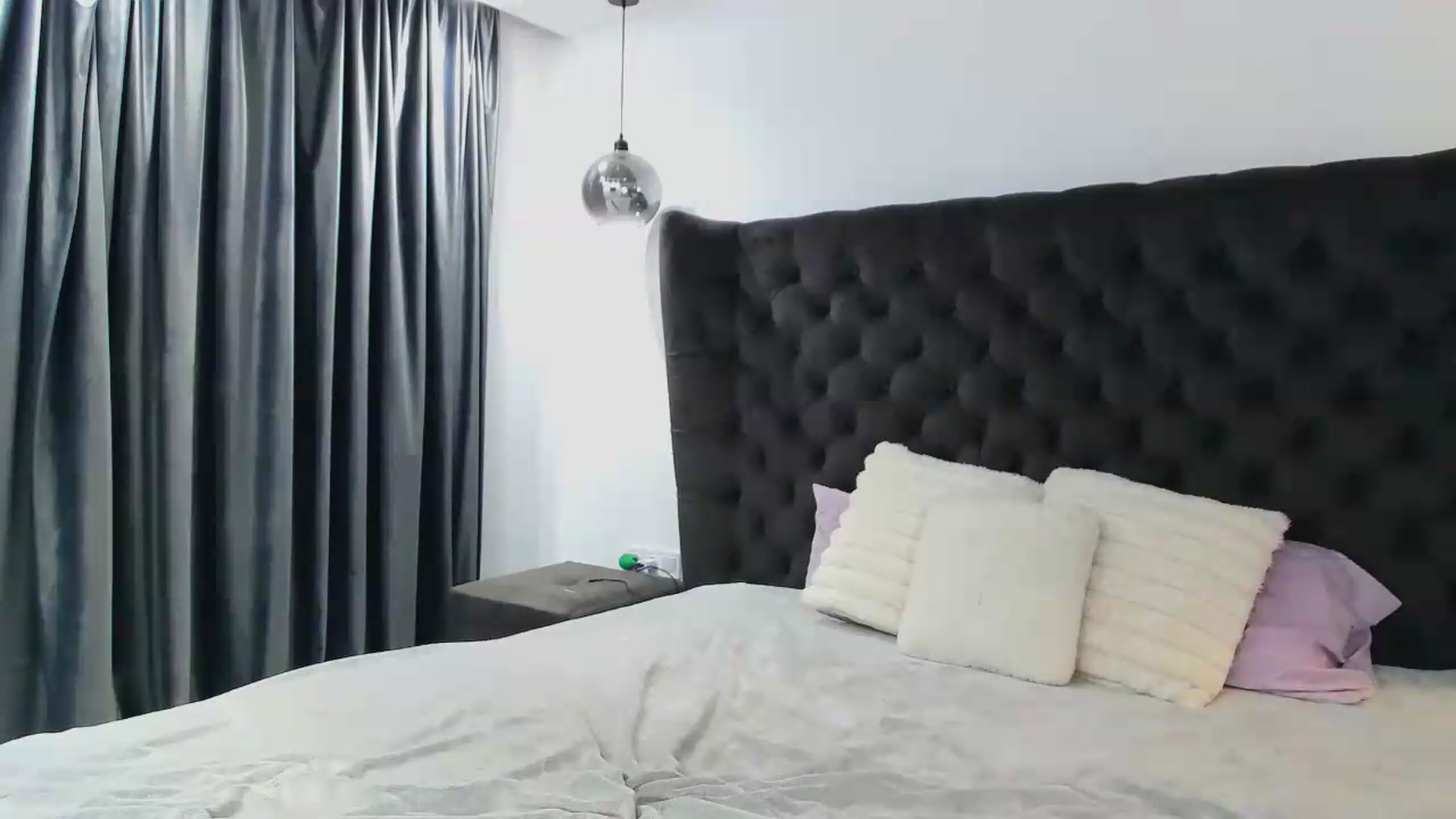 Gallery image thumbnail from Selenita007's myfreecams stream on, 09/23/2026, 12:16 image 12 of 20