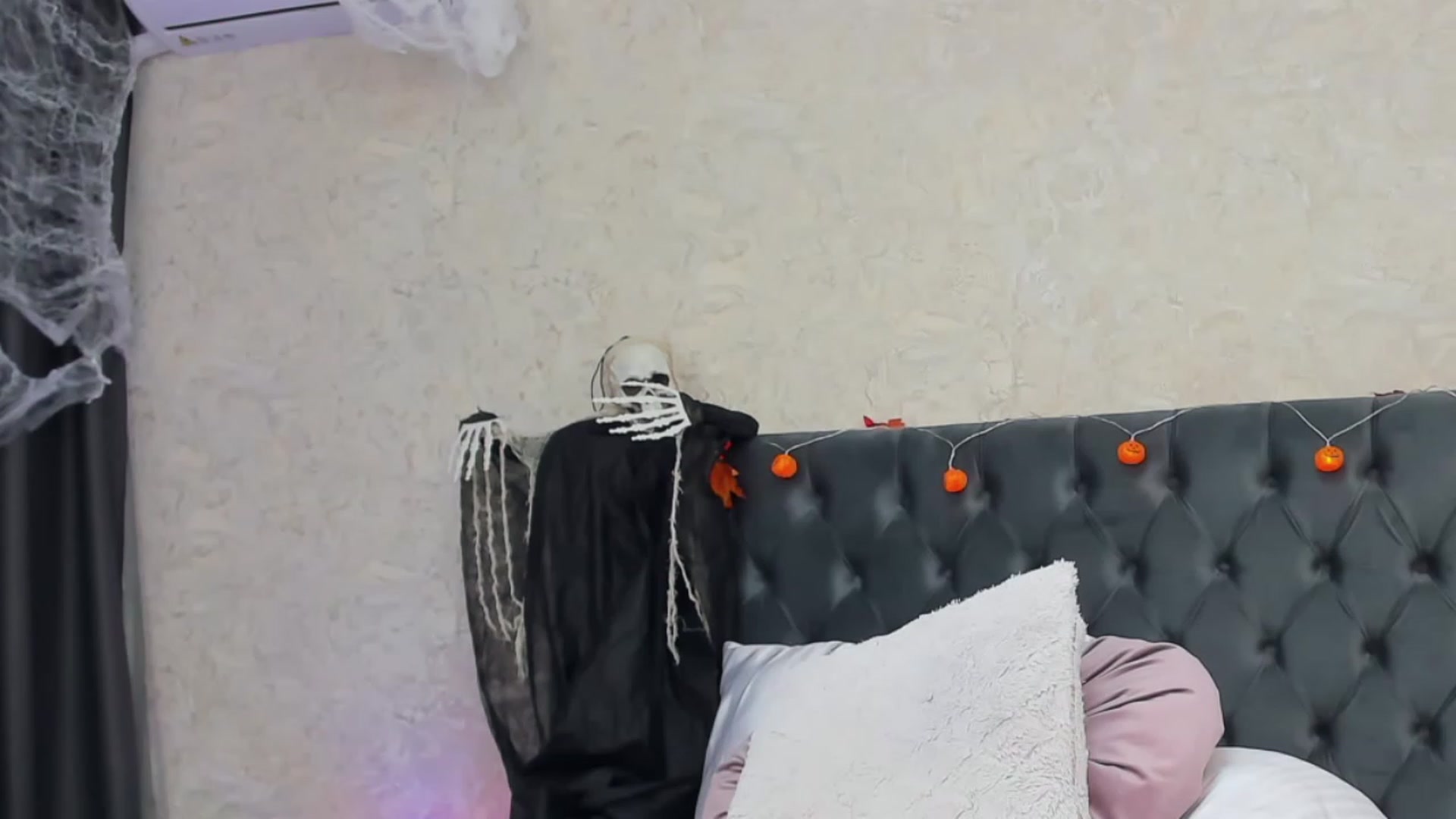 Gallery image thumbnail from Selenna_Sky's myfreecams stream on, 11/03/2023, 10:59 image 5 of 20