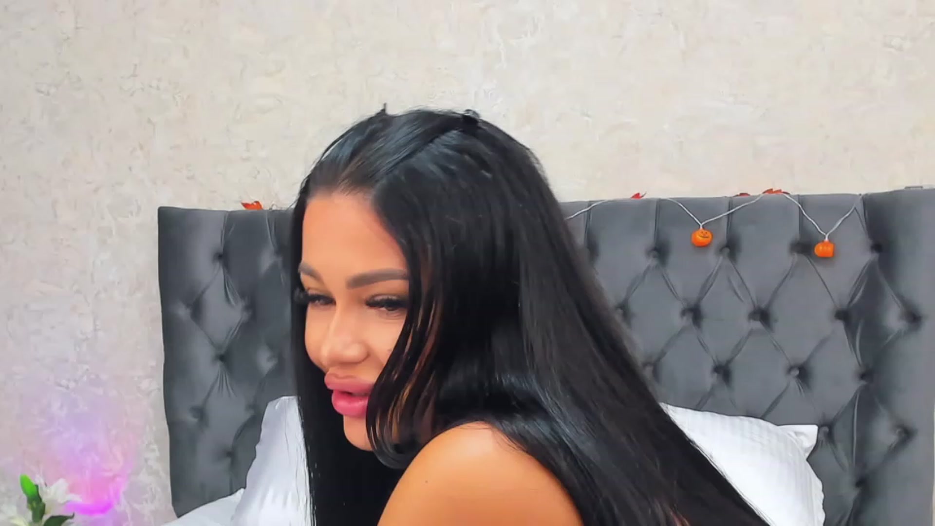 Gallery image thumbnail from Selenna_Sky's myfreecams stream on, 11/15/2023, 11:30 image 1 of 20