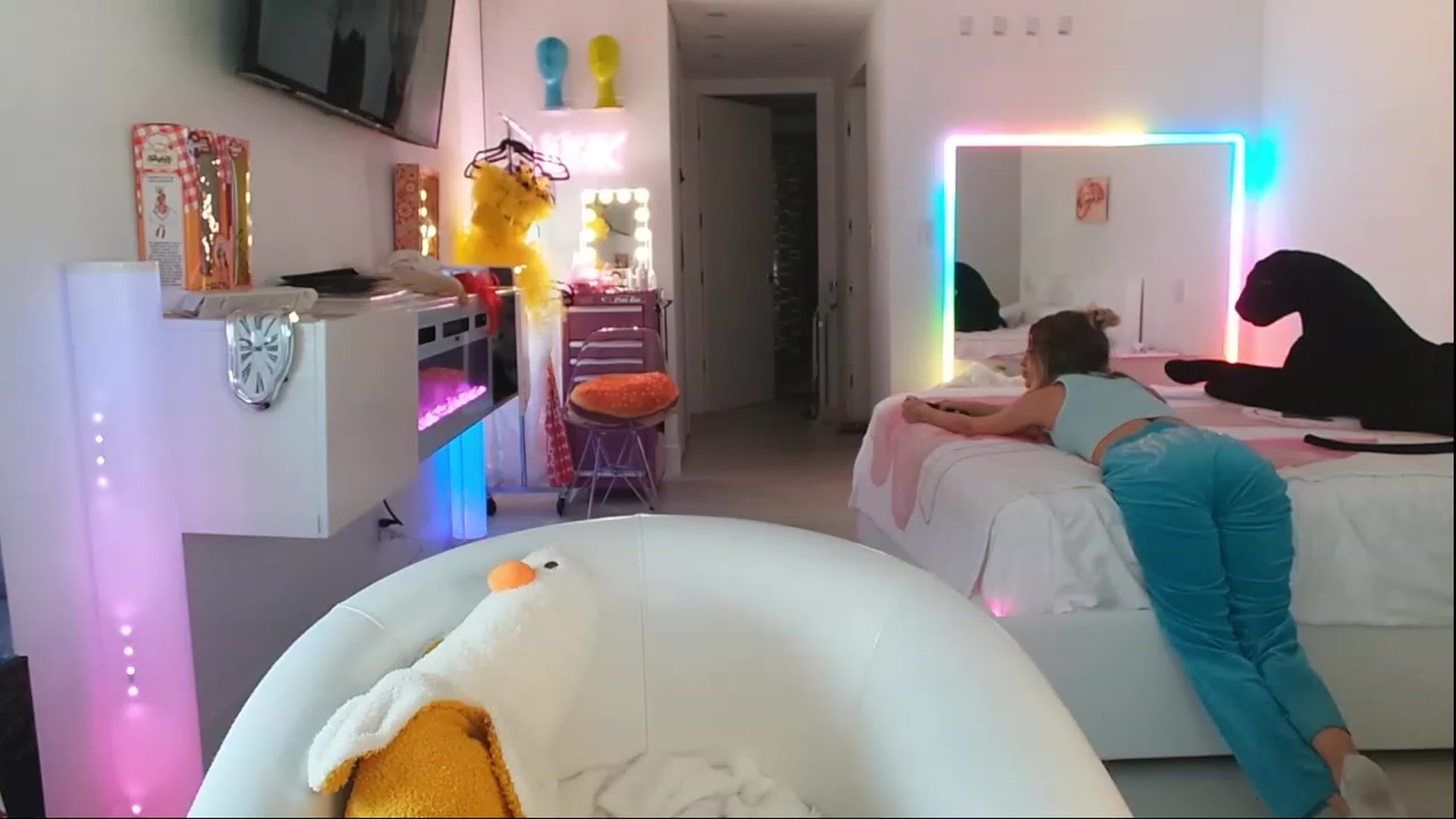 Gallery image thumbnail from Selerah's myfreecams stream on, 08/09/2023, 19:04 image 17 of 20
